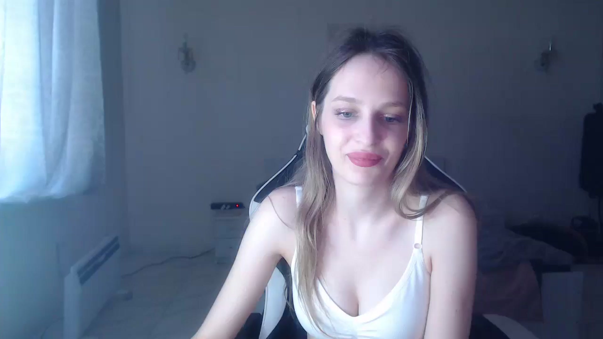 Gallery image thumbnail from Lola_vi's myfreecams stream on, 04/27/2025, 14:03 image 1 of 20