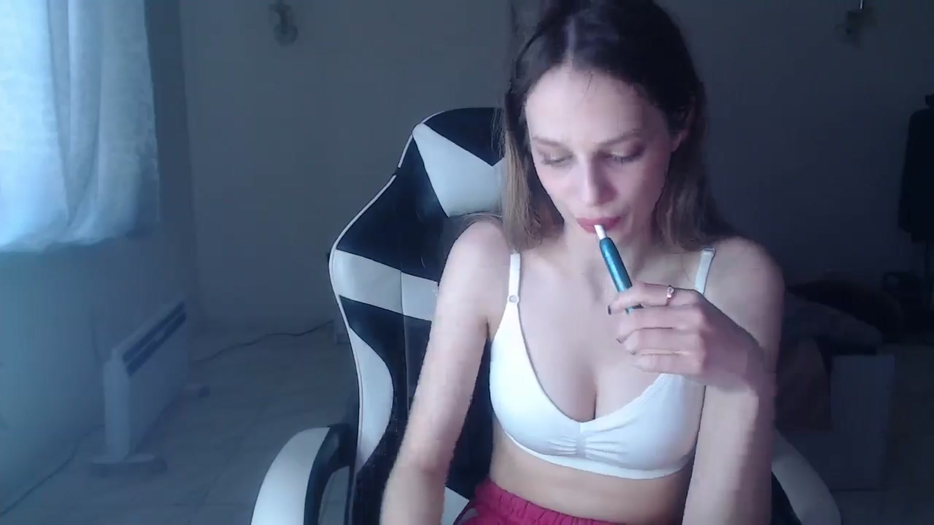 Gallery image thumbnail from Lola_vi's myfreecams stream on, 04/27/2025, 14:03 image 16 of 20
