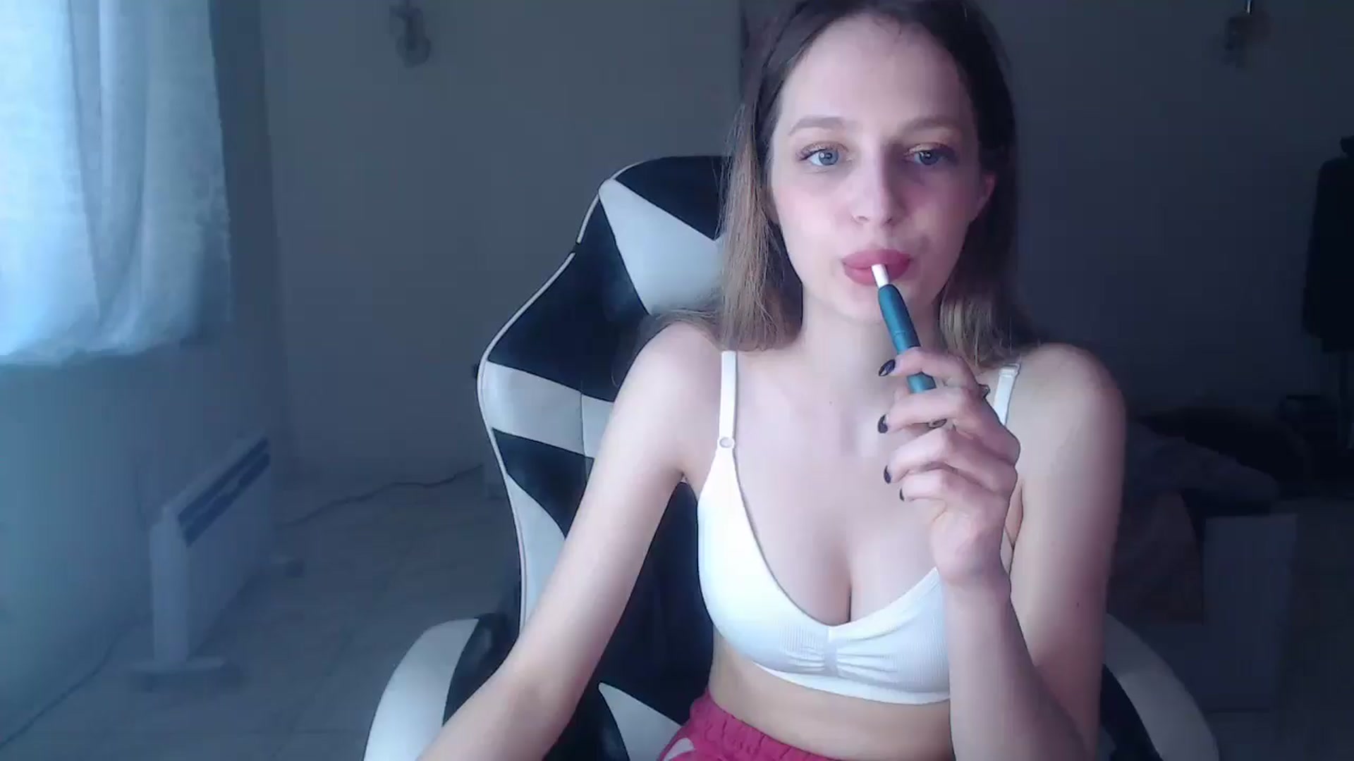 Gallery image thumbnail from Lola_vi's myfreecams stream on, 04/27/2025, 14:03 image 17 of 20
