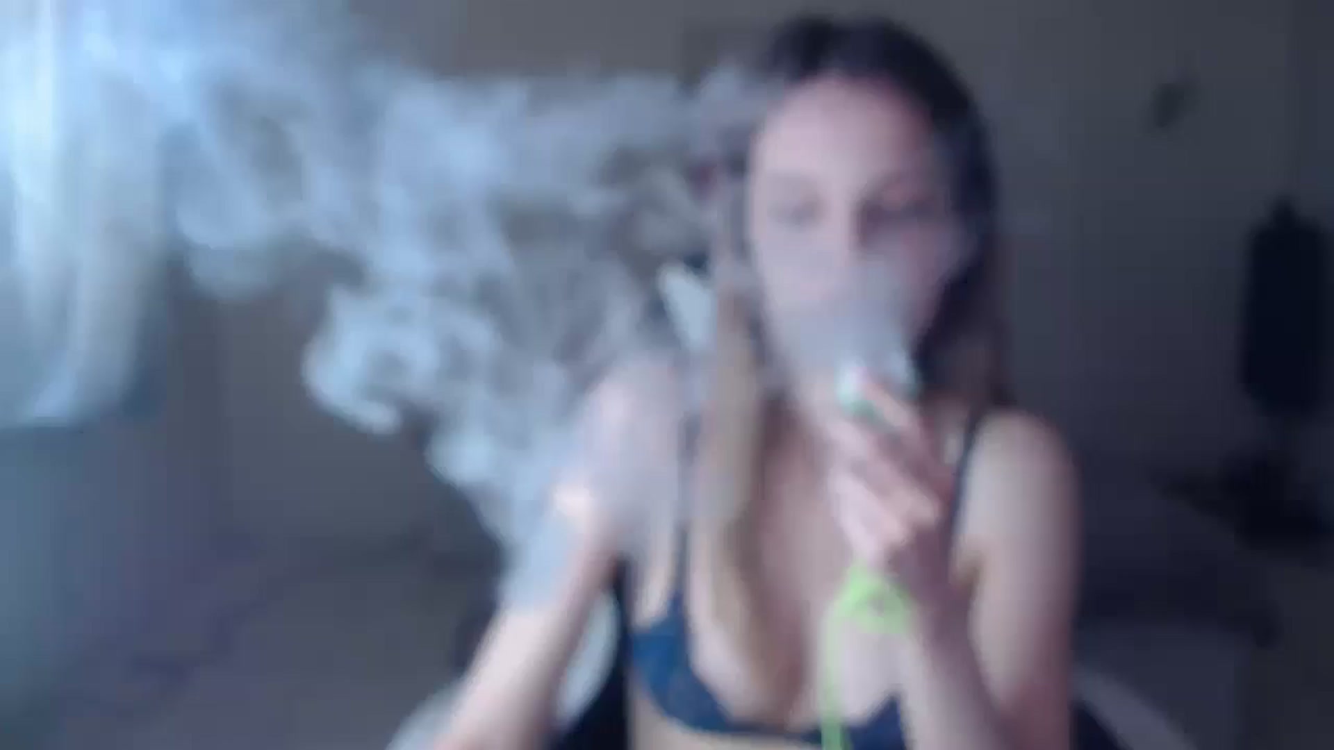 Gallery image thumbnail from Lola_vi's myfreecams stream on, 05/04/2025, 11:37 image 18 of 20
