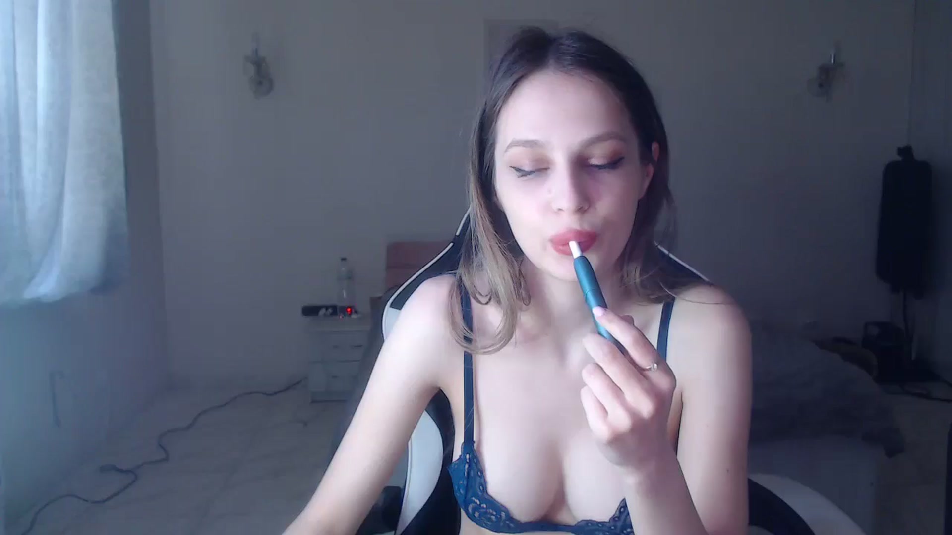 Gallery image thumbnail from Lola_vi's myfreecams stream on, 05/04/2025, 11:54 image 19 of 20