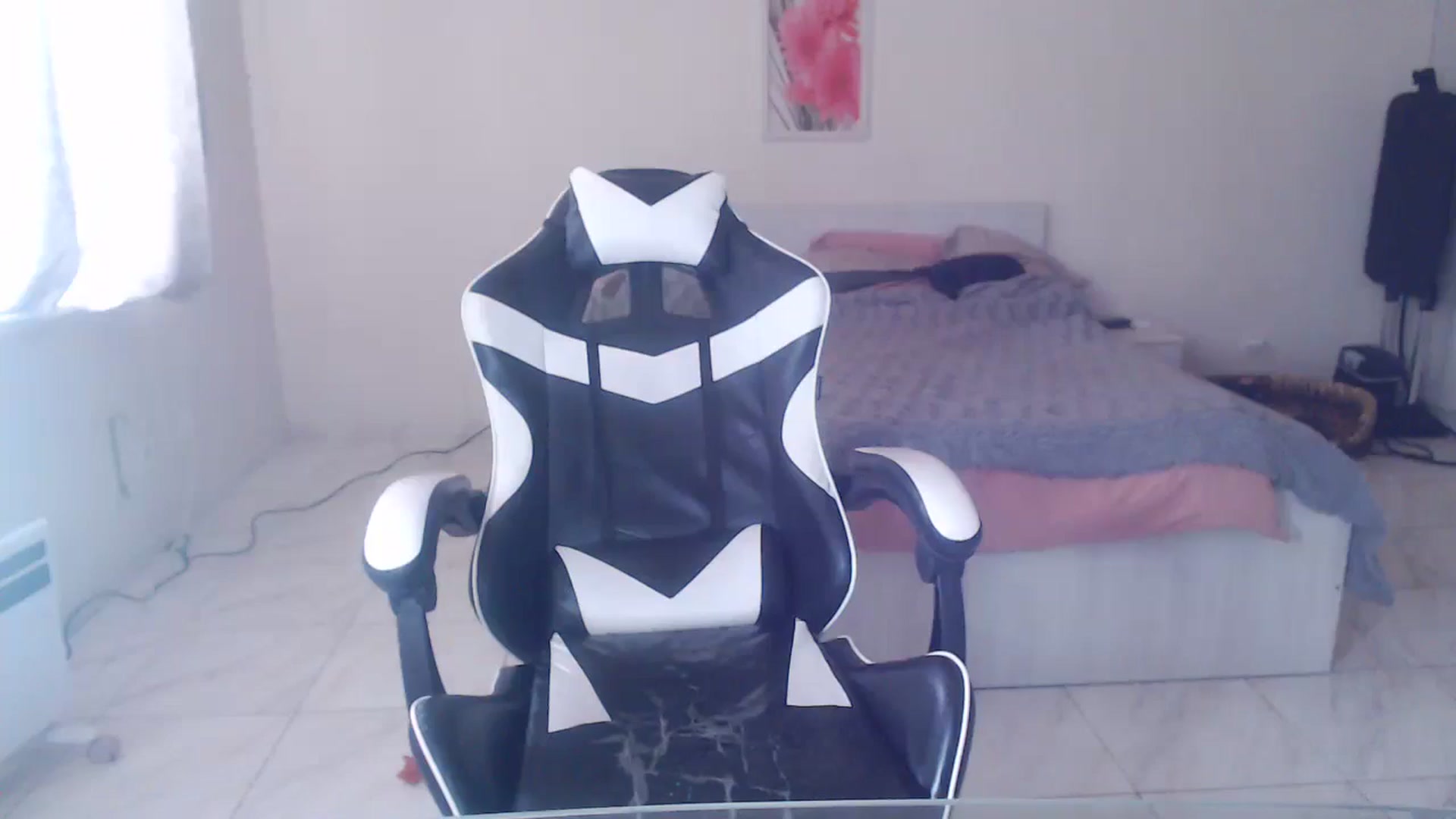 Gallery image thumbnail from Lola_vi's myfreecams stream on, 05/07/2025, 11:57 image 10 of 20