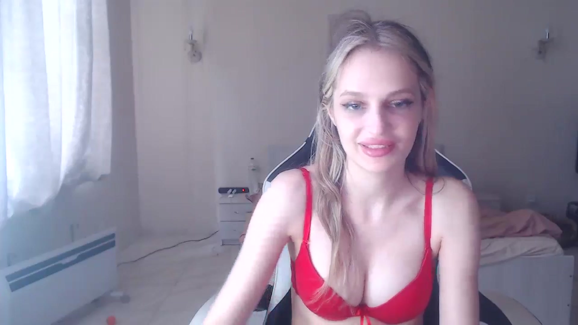 Gallery image thumbnail from Lola_vi's myfreecams stream on, 05/18/2025, 13:28 image 3 of 20