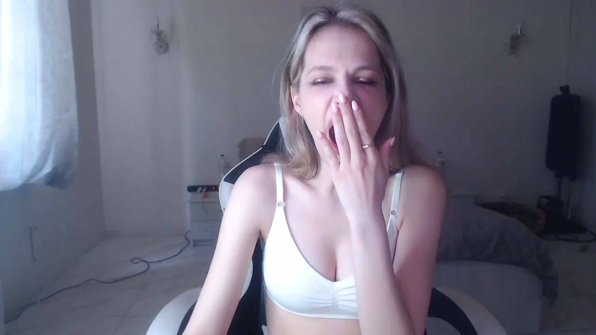 Gallery image thumbnail from Lola_vi's myfreecams stream on, 05/24/2025, 11:56 image 8 of 20
