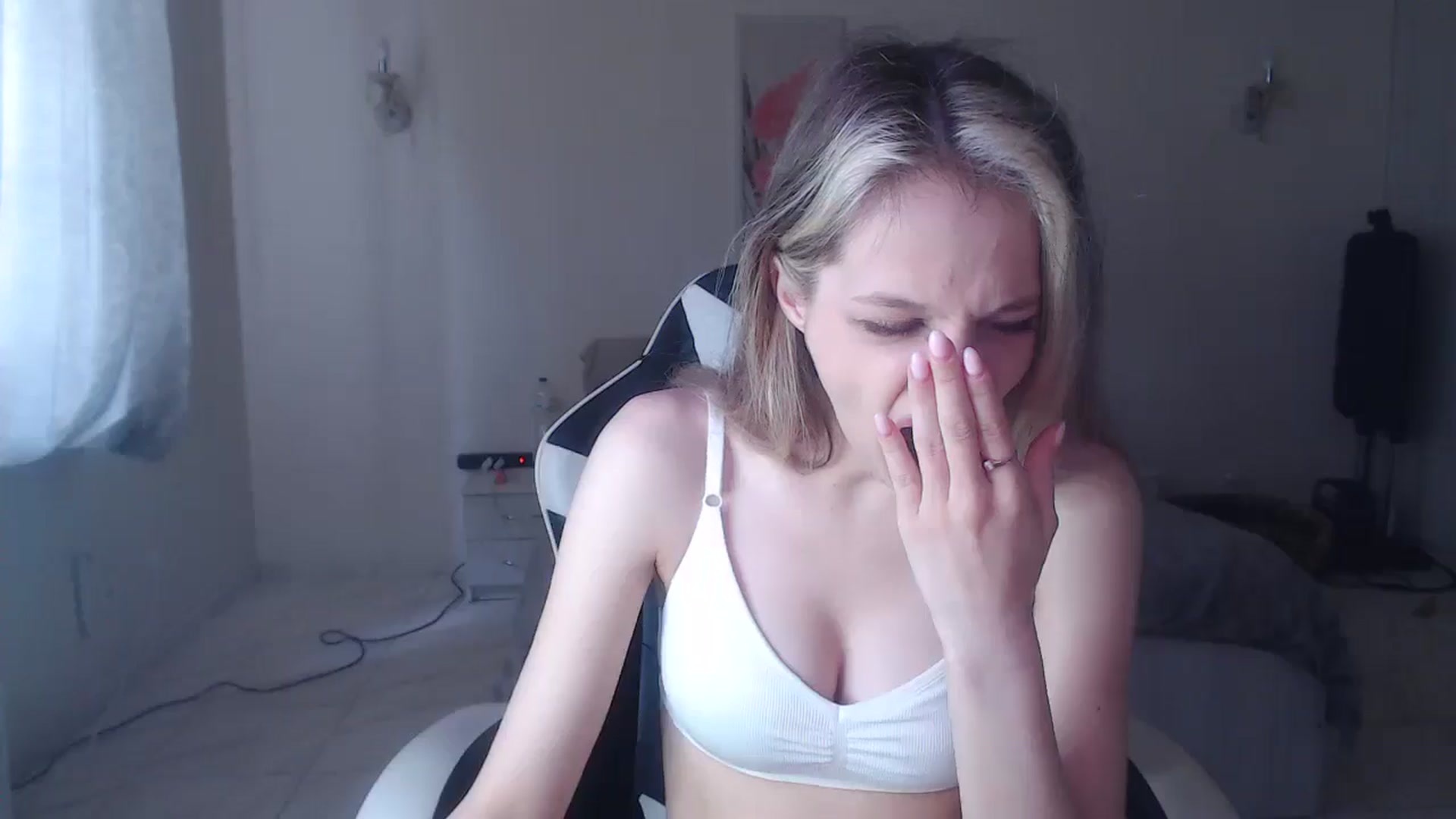 Gallery image thumbnail from Lola_vi's myfreecams stream on, 05/24/2025, 11:56 image 12 of 20