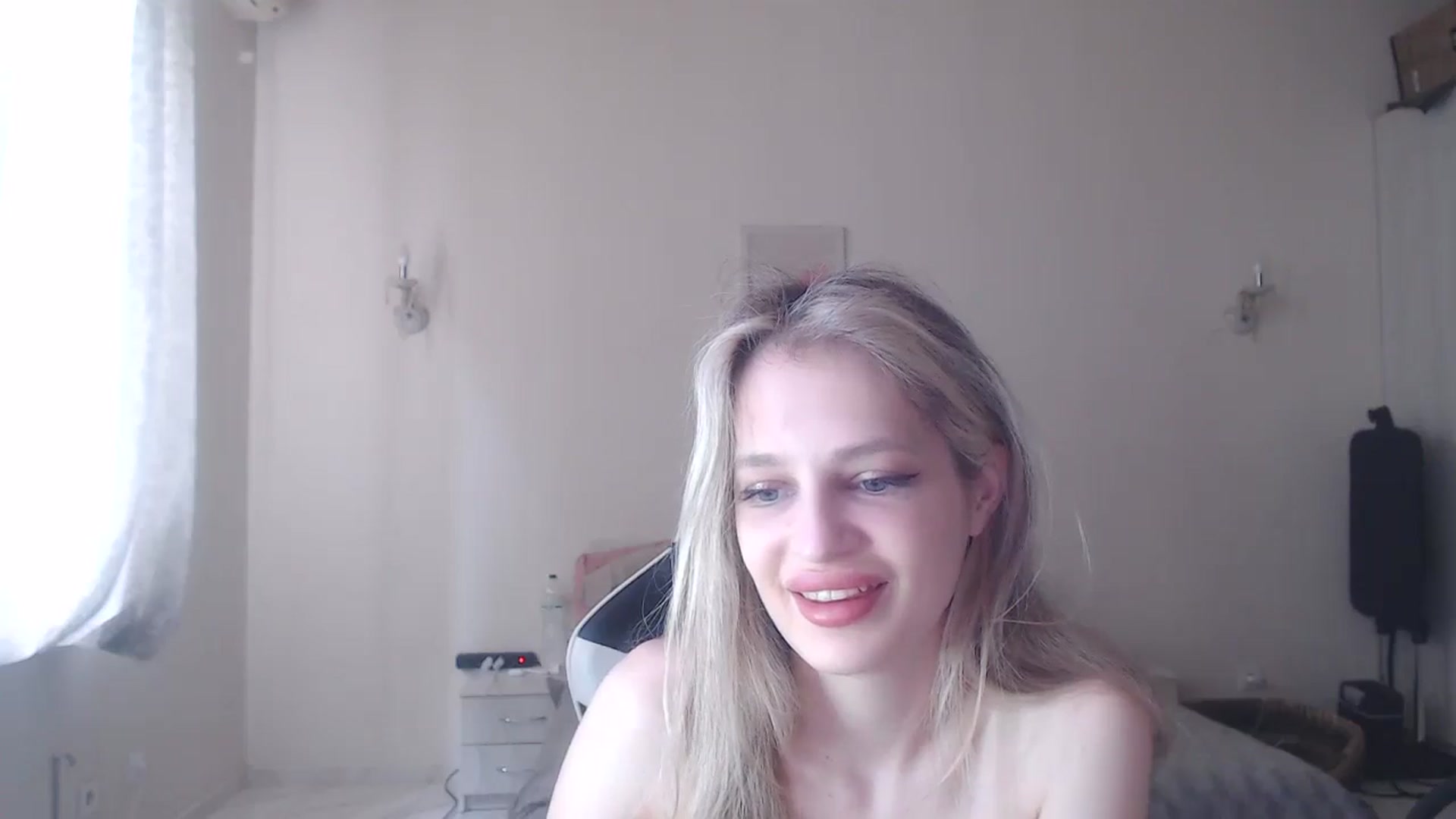 Gallery image thumbnail from Lola_vi's myfreecams stream on, 05/25/2025, 11:41 image 6 of 20