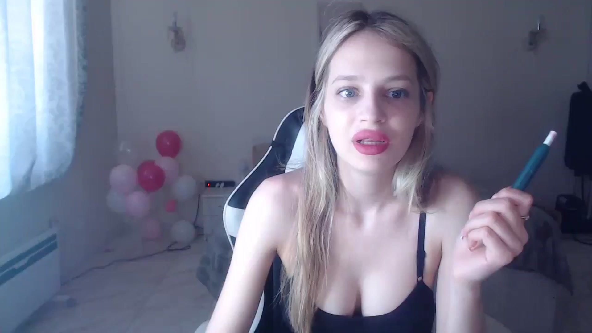Gallery image thumbnail from Lola_vi's myfreecams stream on, 06/16/2025, 11:24 image 1 of 20