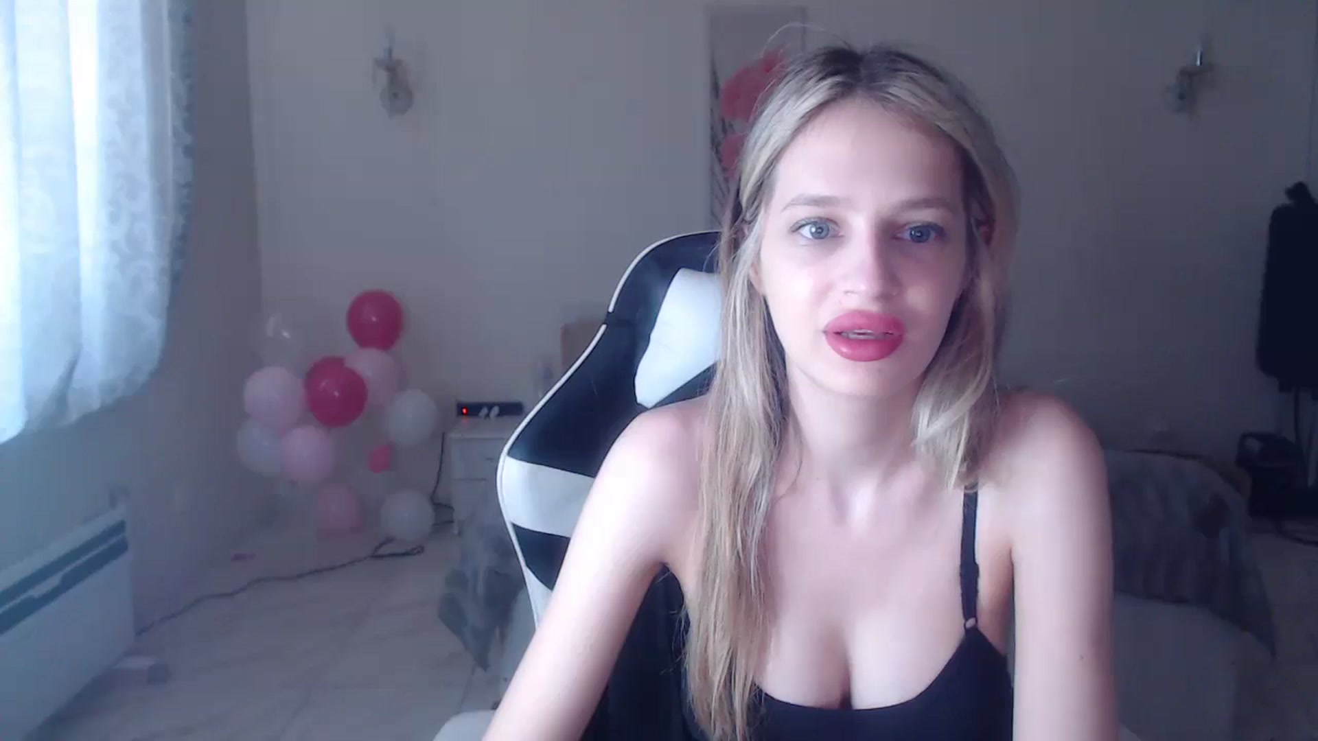 Gallery image thumbnail from Lola_vi's myfreecams stream on, 06/16/2025, 11:24 image 9 of 20