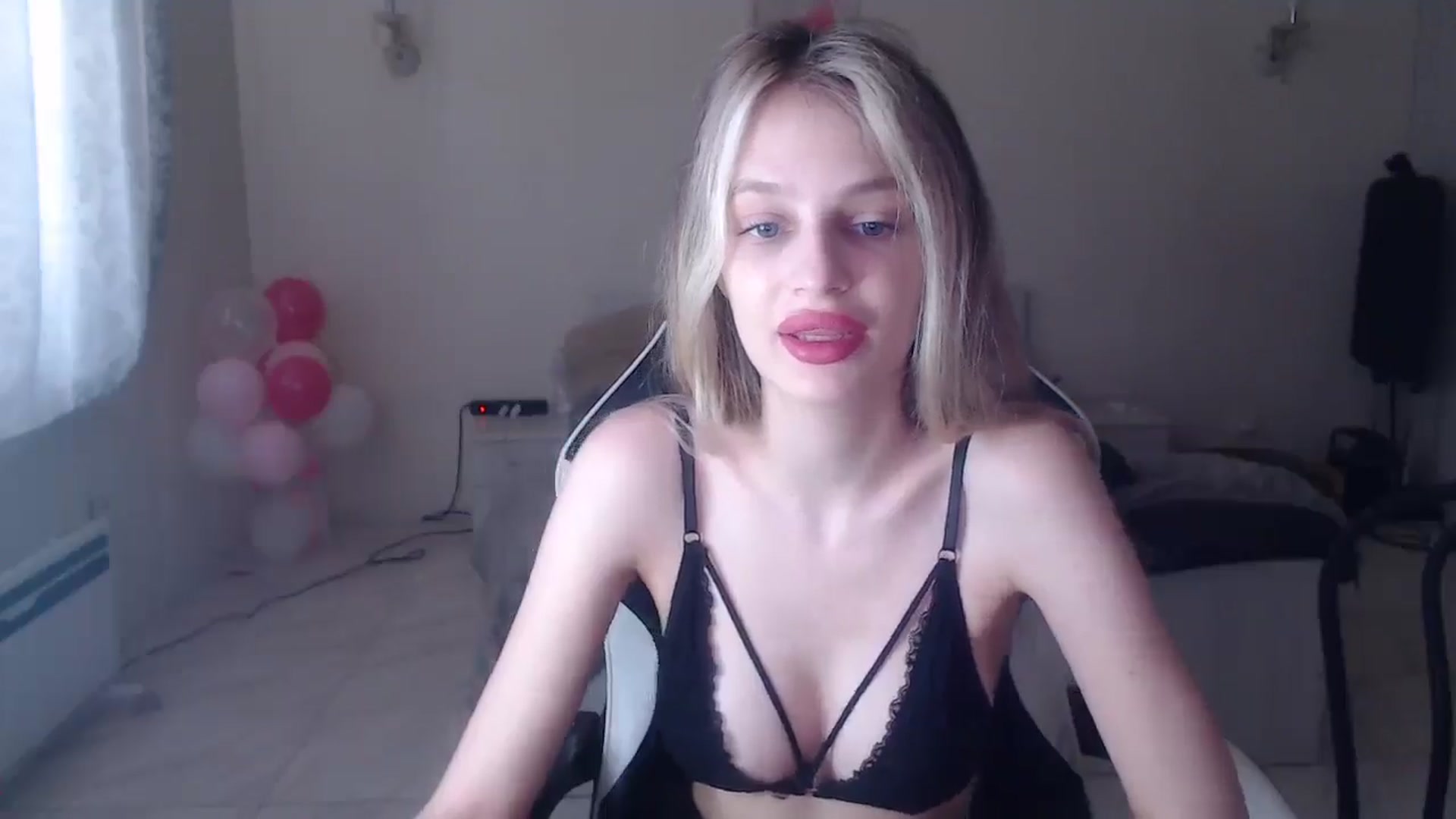 Gallery image thumbnail from Lola_vi's myfreecams stream on, 06/17/2025, 12:09 image 8 of 20
