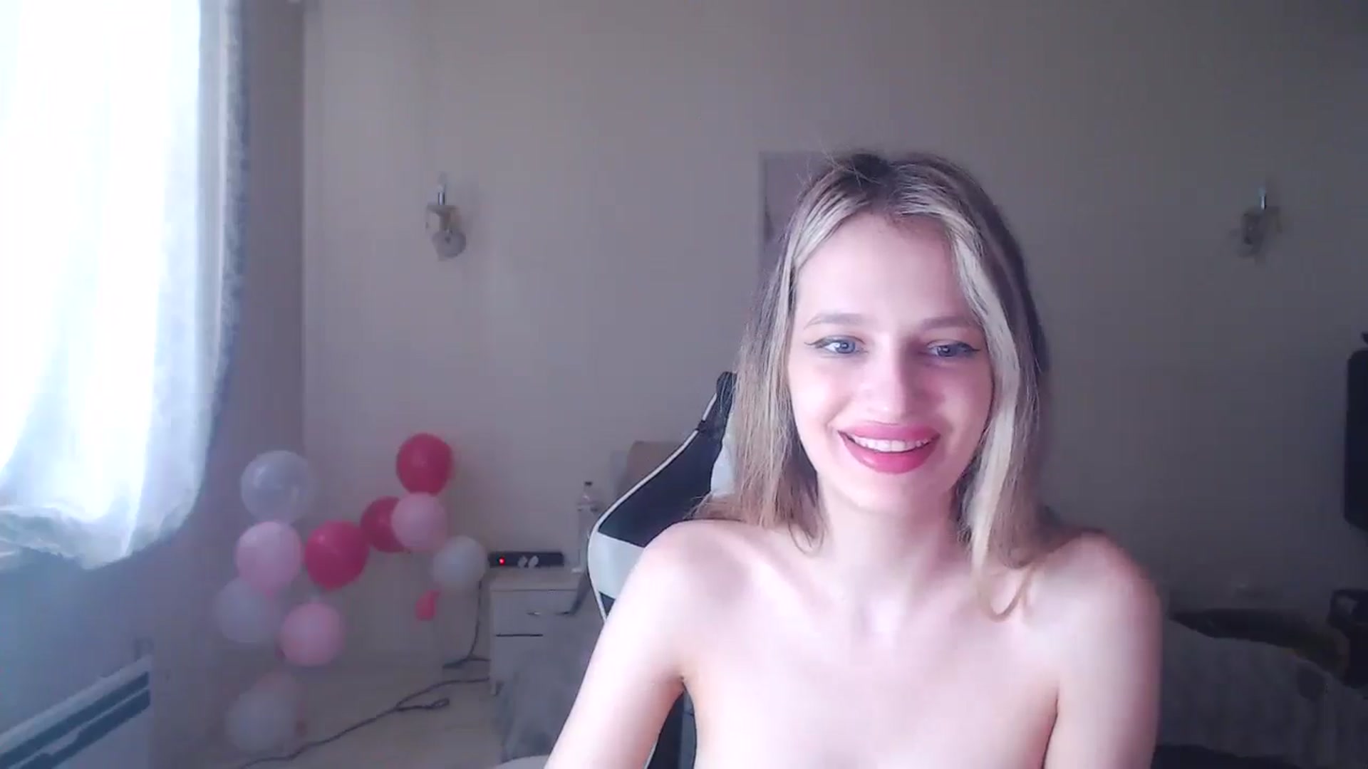 Gallery image thumbnail from Lola_vi's myfreecams stream on, 06/19/2025, 11:53 image 14 of 20