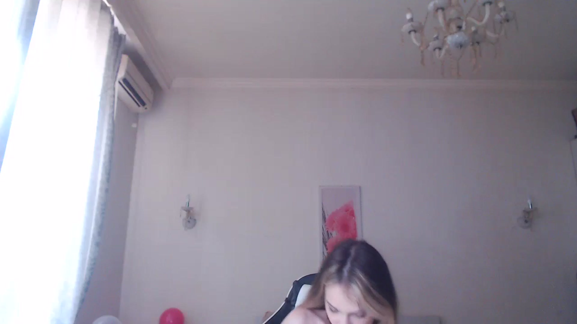 Gallery image thumbnail from Lola_vi's myfreecams stream on, 06/19/2025, 11:53 image 12 of 20