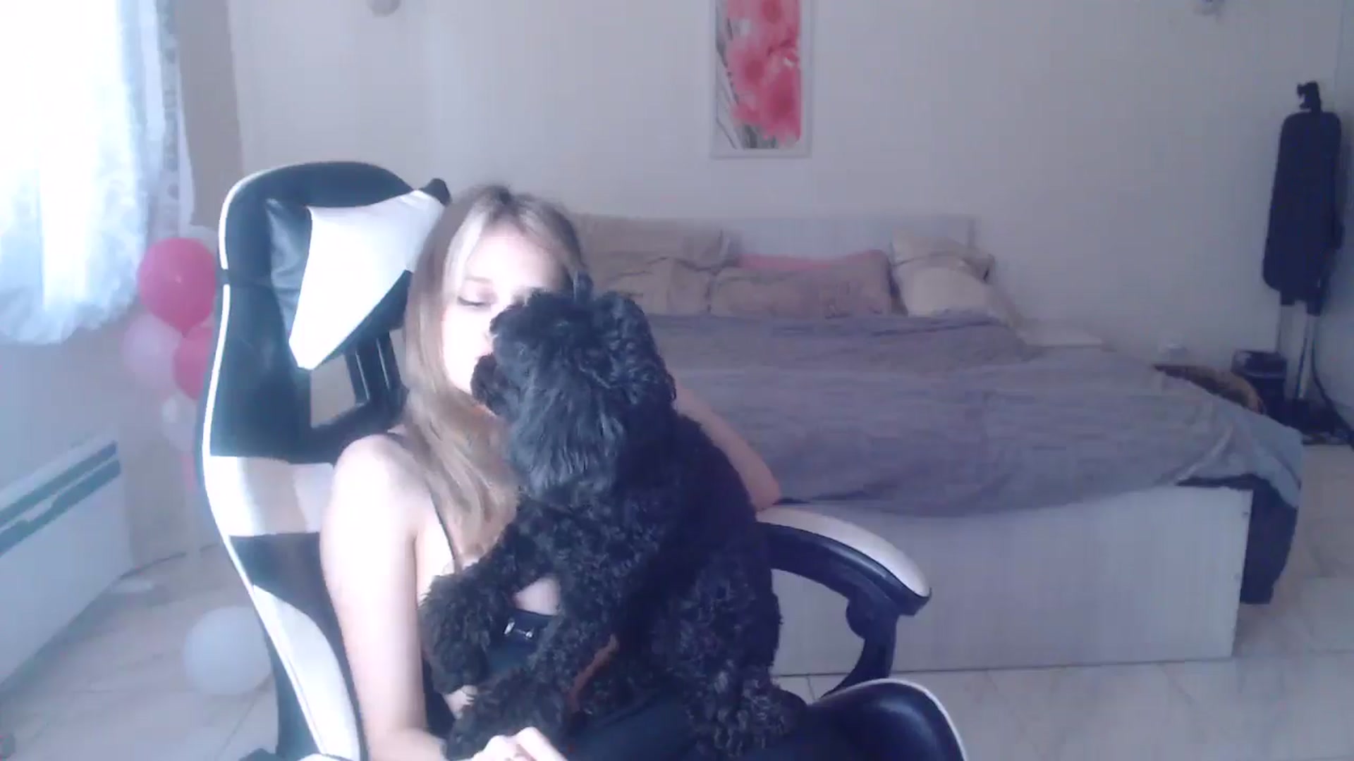 Gallery image thumbnail from Lola_vi's myfreecams stream on, 06/22/2025, 12:05 image 14 of 20