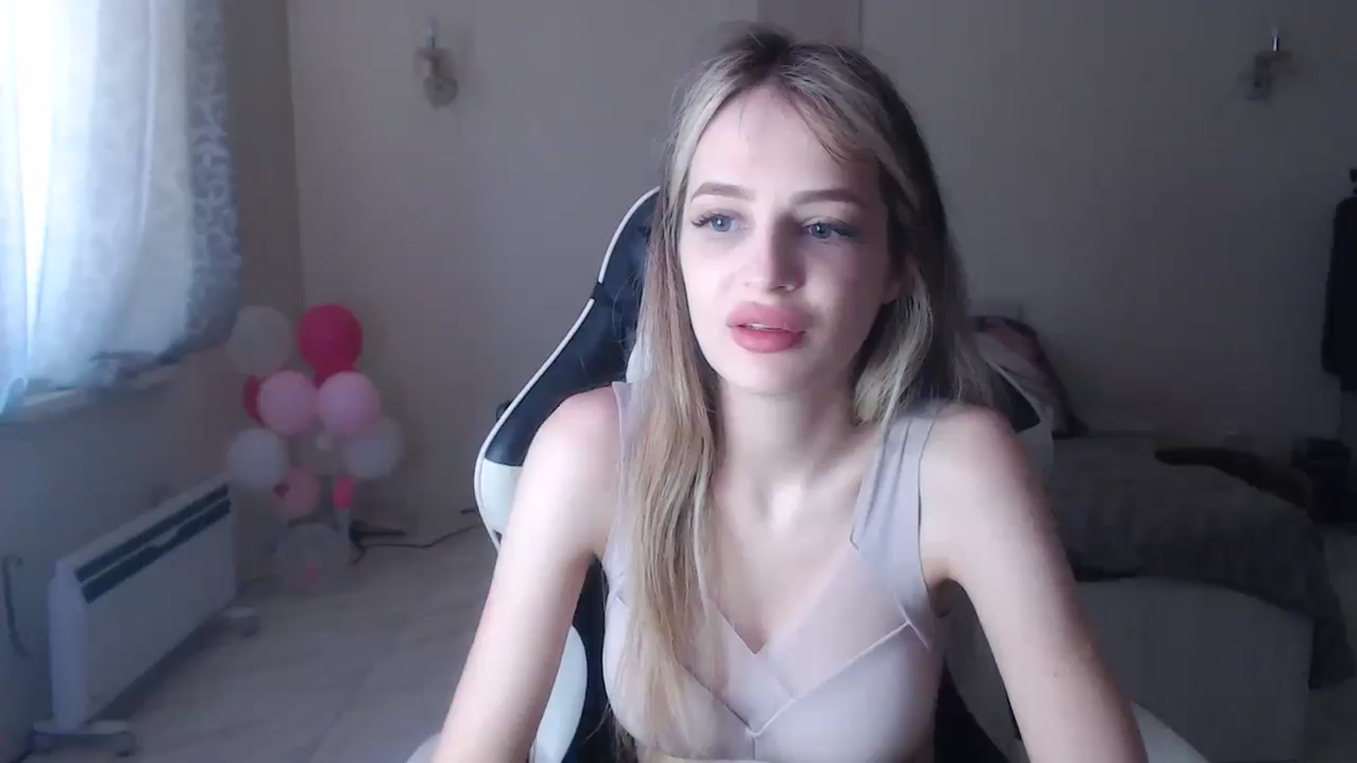 Gallery image thumbnail from Lola_vi's myfreecams stream on, 06/29/2025, 10:43 image 2 of 20