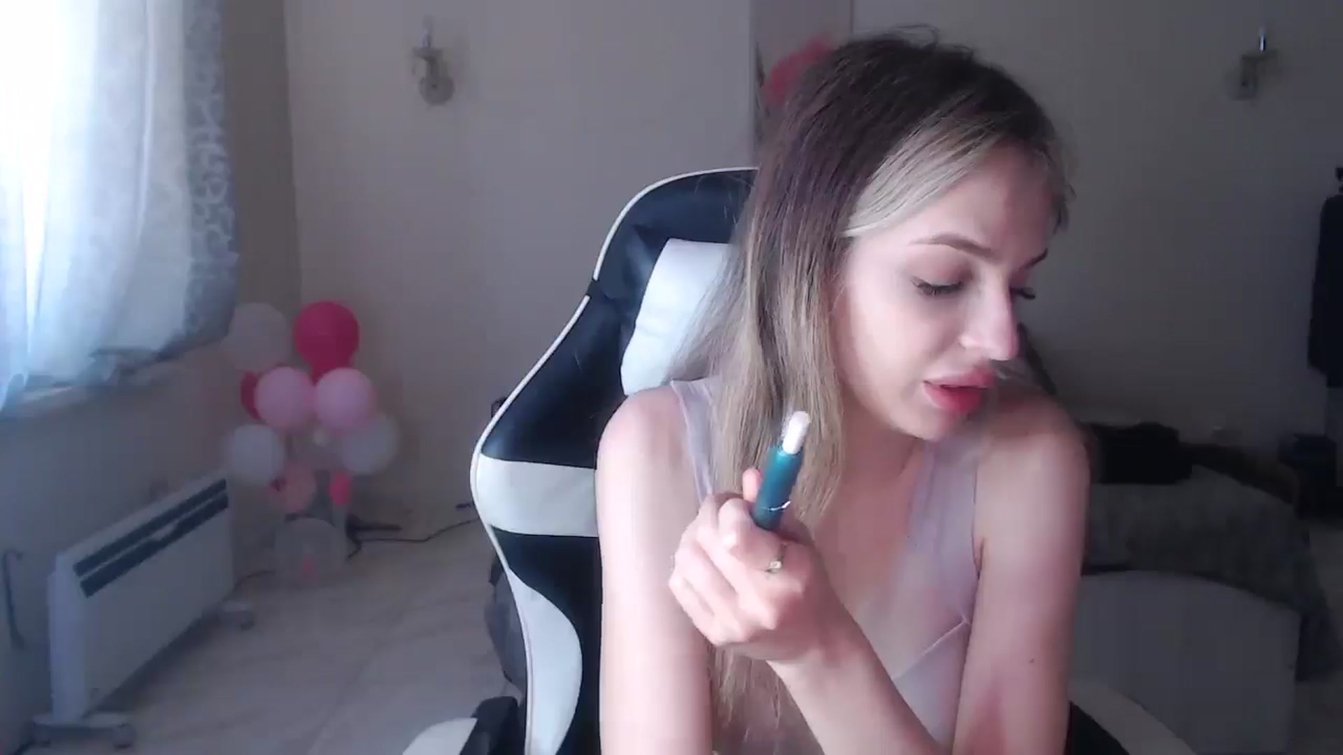 Gallery image thumbnail from Lola_vi's myfreecams stream on, 06/29/2025, 10:43 image 18 of 20