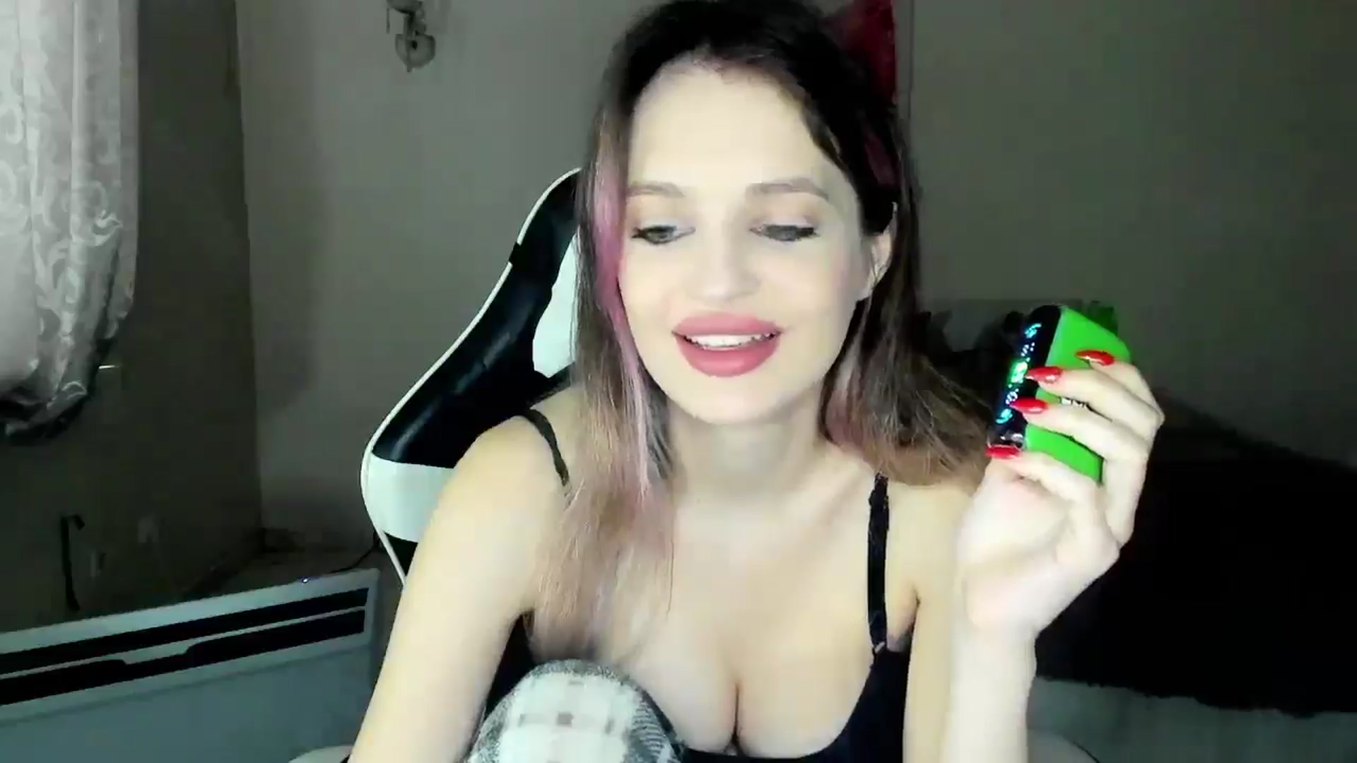 Gallery image thumbnail from Lola_vi's myfreecams stream on, 12/22/2025, 12:22 image 20 of 20