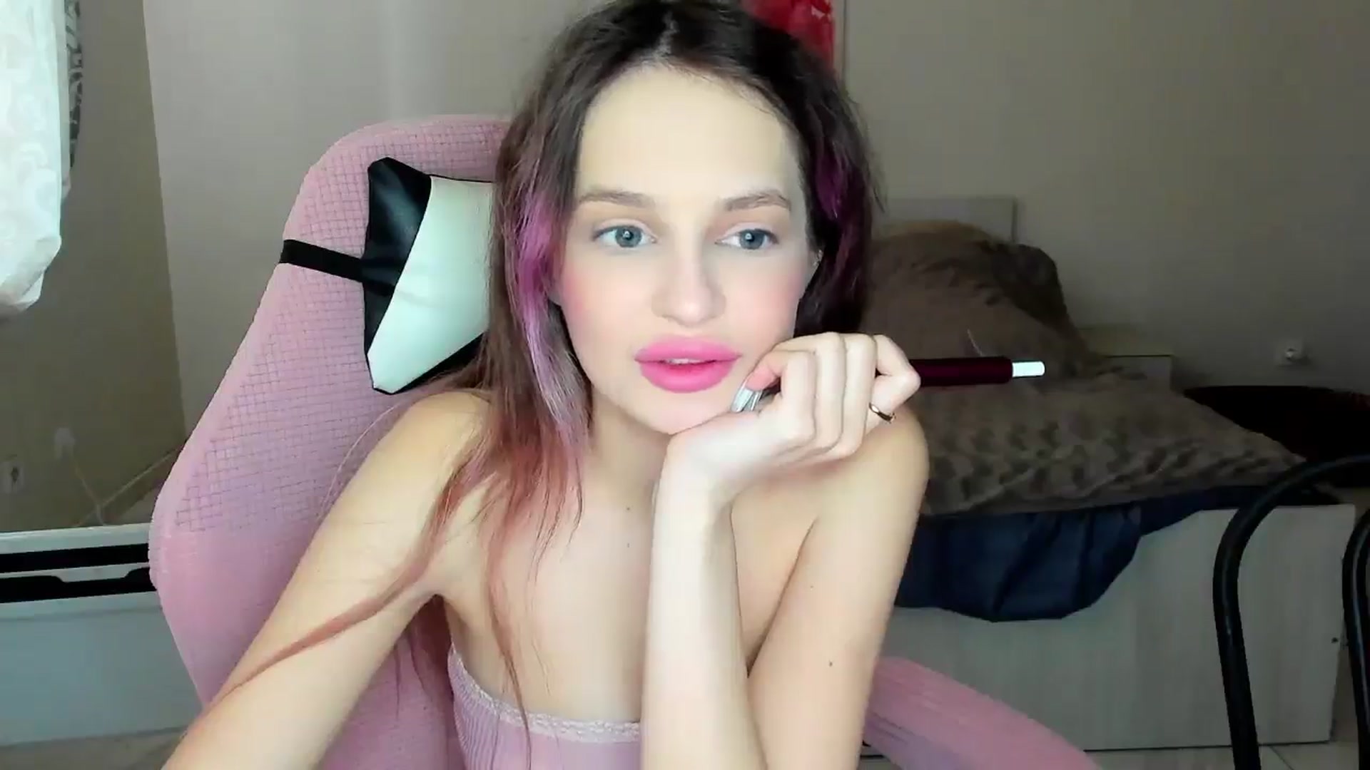 Gallery image thumbnail from Lola_vi's myfreecams stream on, 01/11/2026, 12:37 image 11 of 20