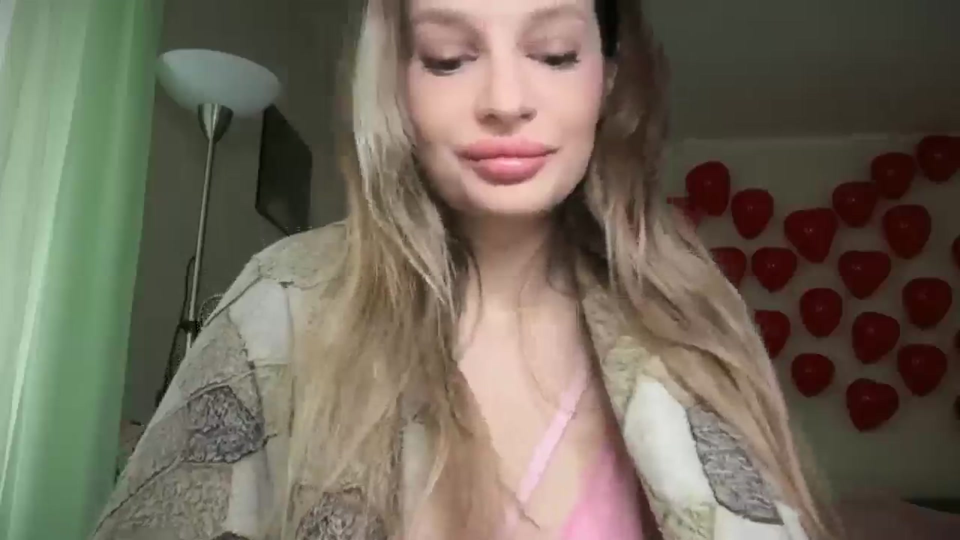 Gallery image thumbnail from Lola_vi's myfreecams stream on, 02/11/2026, 12:30 image 8 of 20