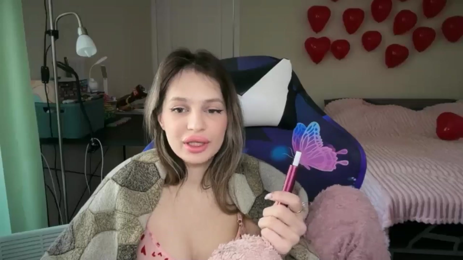 Gallery image thumbnail from Lola_vi's myfreecams stream on, 02/19/2026, 12:28 image 9 of 20