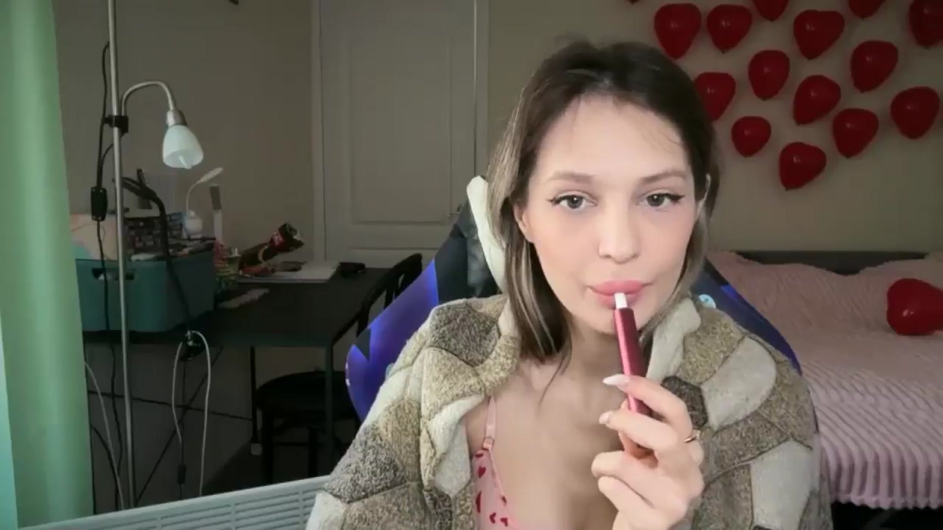 Gallery image thumbnail from Lola_vi's myfreecams stream on, 02/19/2026, 12:28 image 3 of 20