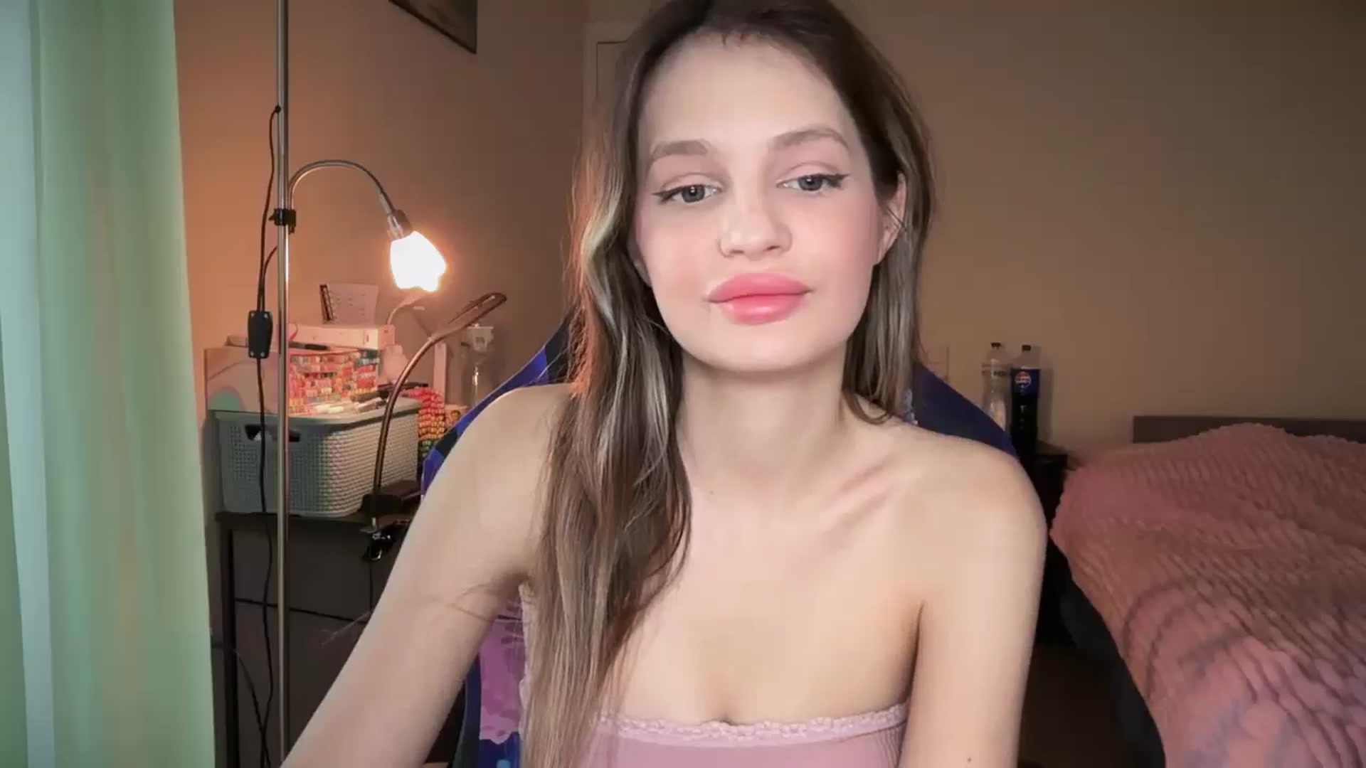 Gallery image thumbnail from Lola_vi's myfreecams stream on, 02/21/2026, 13:01 image 18 of 20