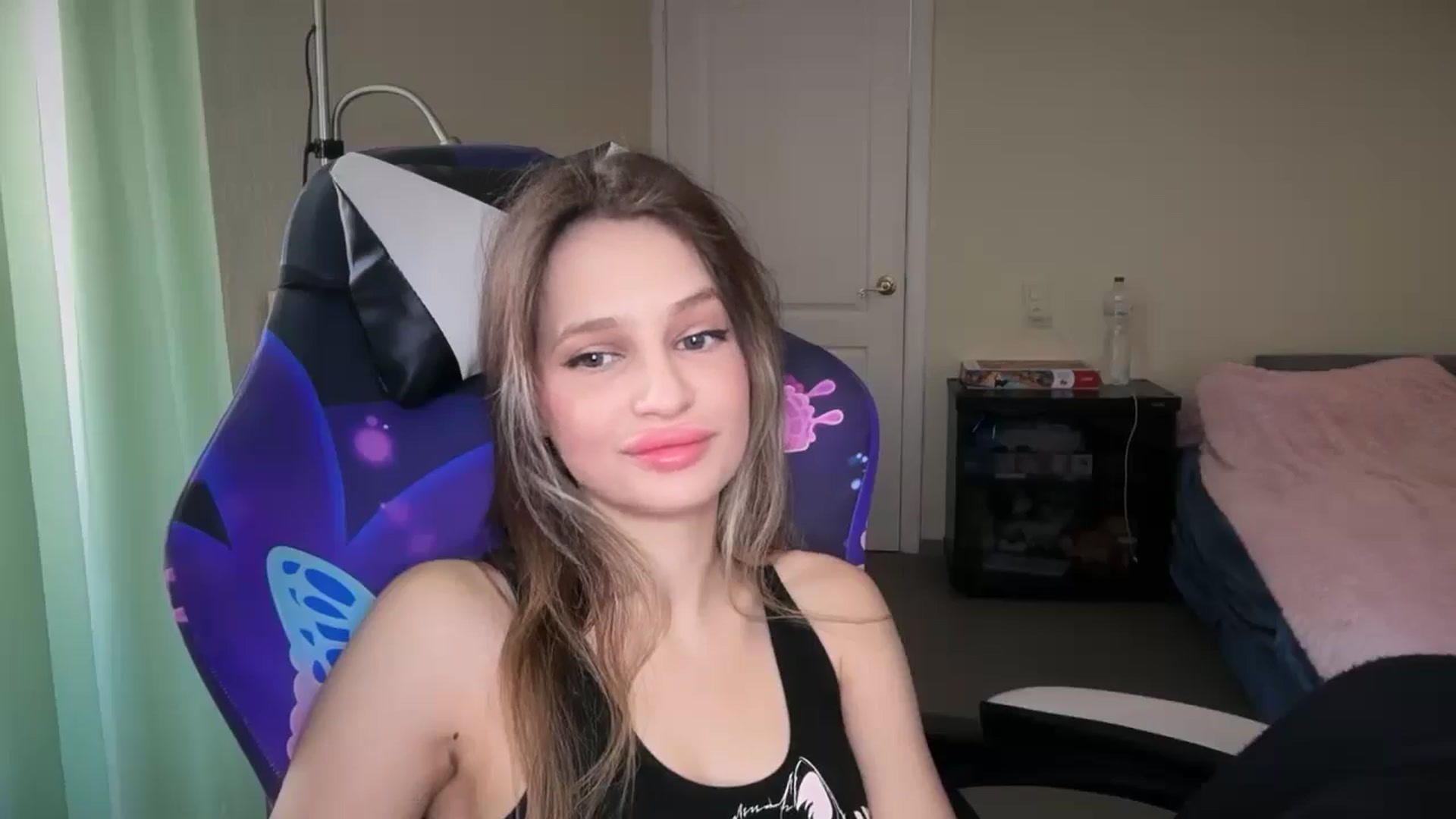 Gallery image thumbnail from Lola_vi's myfreecams stream on, 02/24/2026, 12:04 image 15 of 20