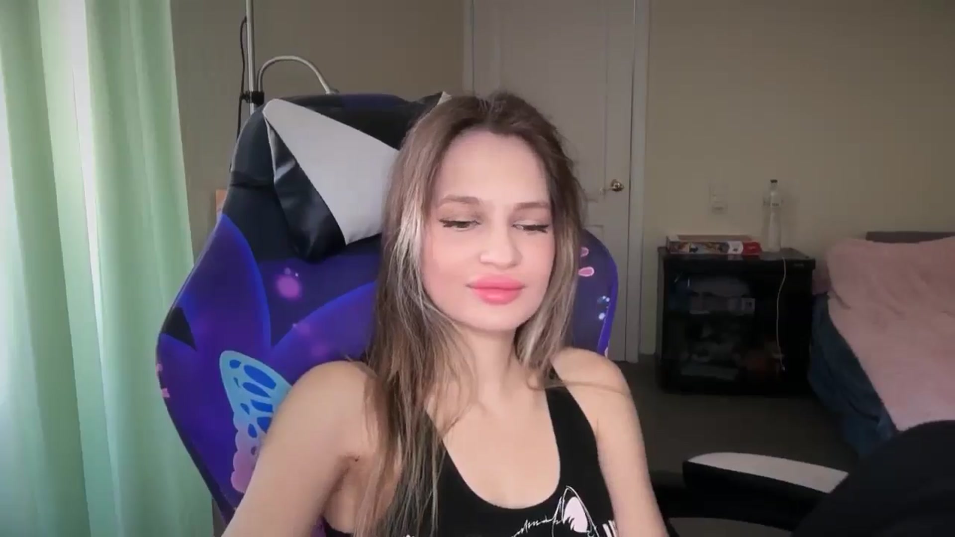 Gallery image thumbnail from Lola_vi's myfreecams stream on, 02/24/2026, 12:04 image 10 of 20