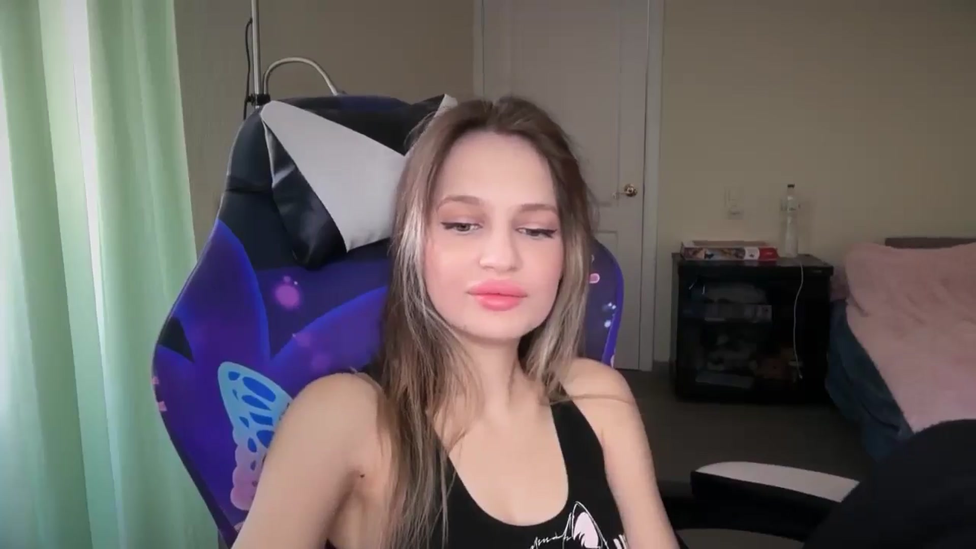 Gallery image thumbnail from Lola_vi's myfreecams stream on, 02/24/2026, 12:04 image 11 of 20