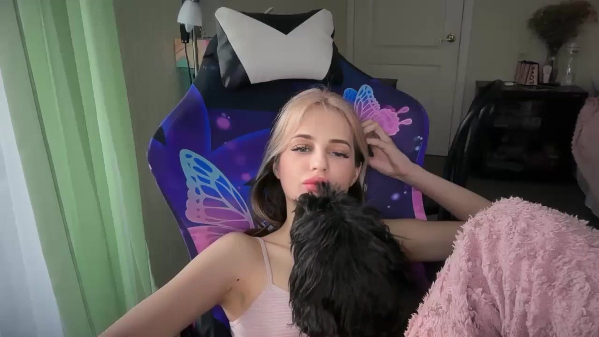 Gallery image thumbnail from Lola_vi's myfreecams stream on, 03/03/2026, 12:08 image 14 of 20