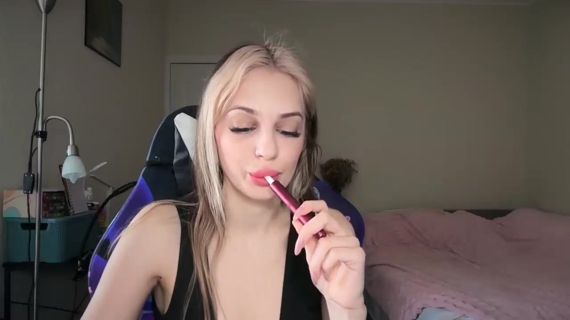 Gallery image thumbnail from Lola_vi's myfreecams stream on, 03/08/2026, 11:36 image 2 of 20