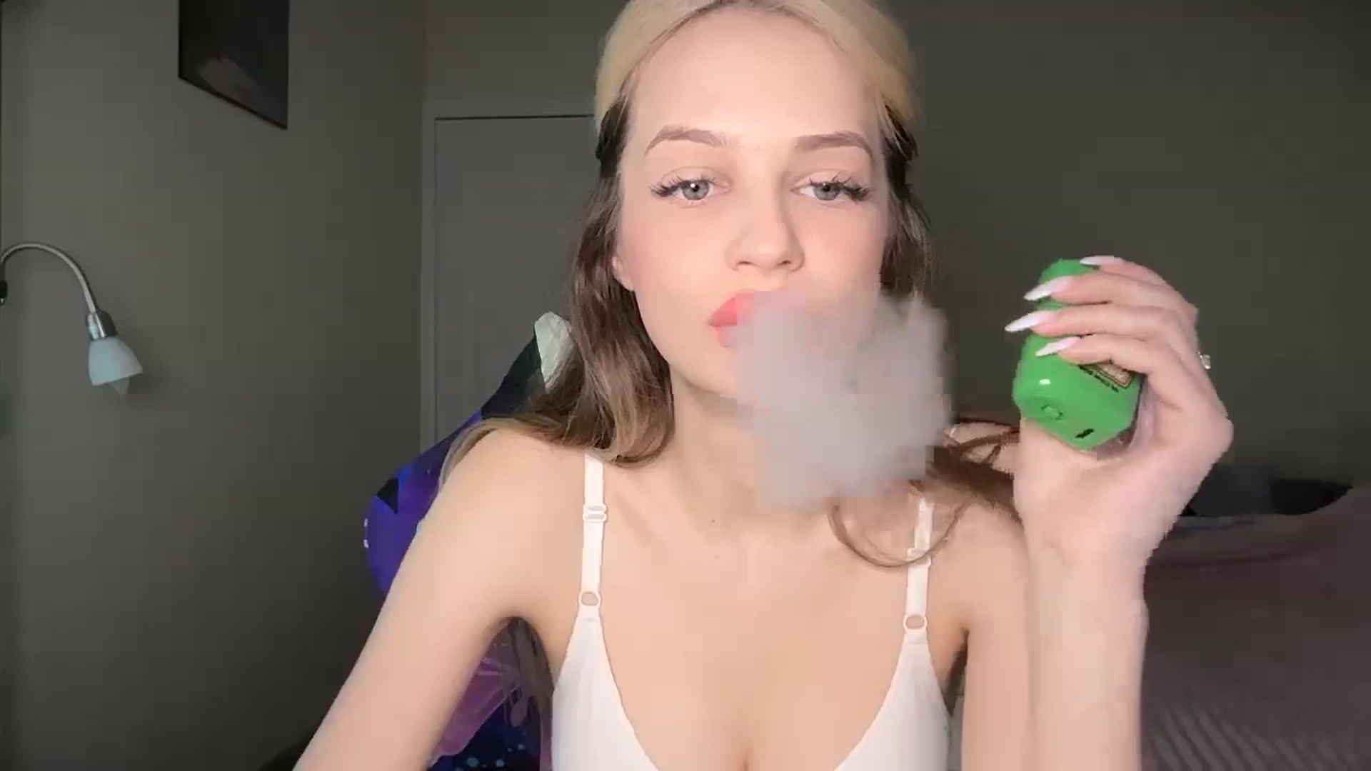 Gallery image thumbnail from Lola_vi's myfreecams stream on, 04/07/2026, 10:58 image 14 of 20