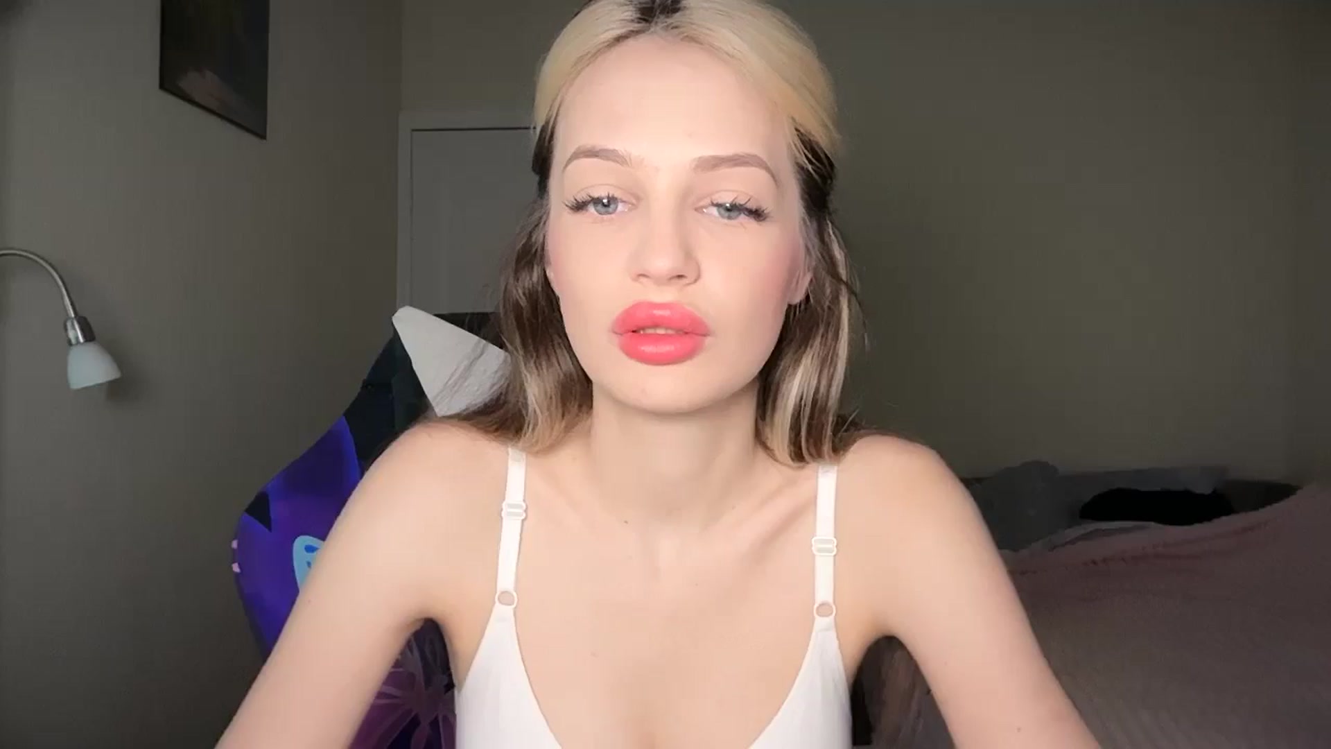 Gallery image thumbnail from Lola_vi's myfreecams stream on, 04/07/2026, 10:58 image 1 of 20