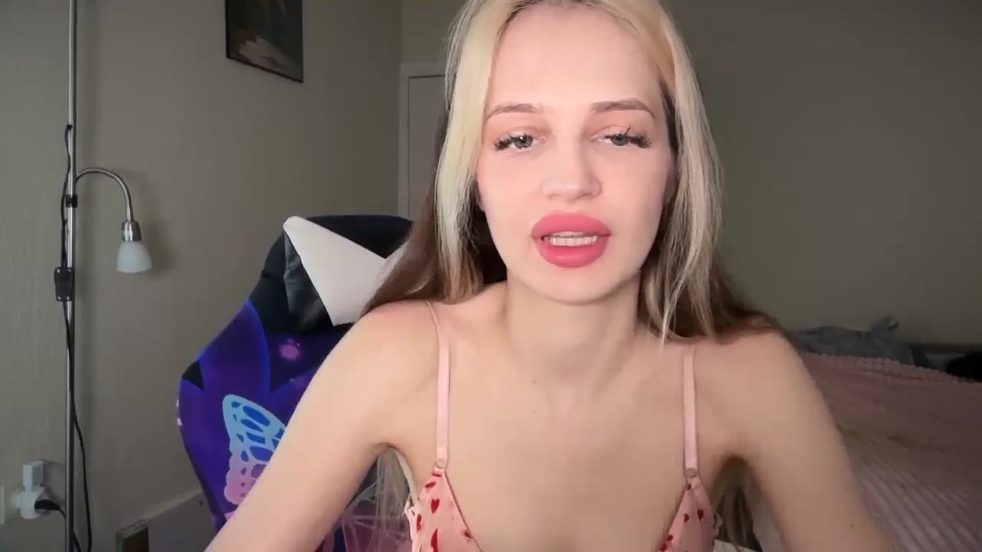 Gallery image thumbnail from Lola_vi's myfreecams stream on, 04/10/2026, 10:15 image 3 of 20