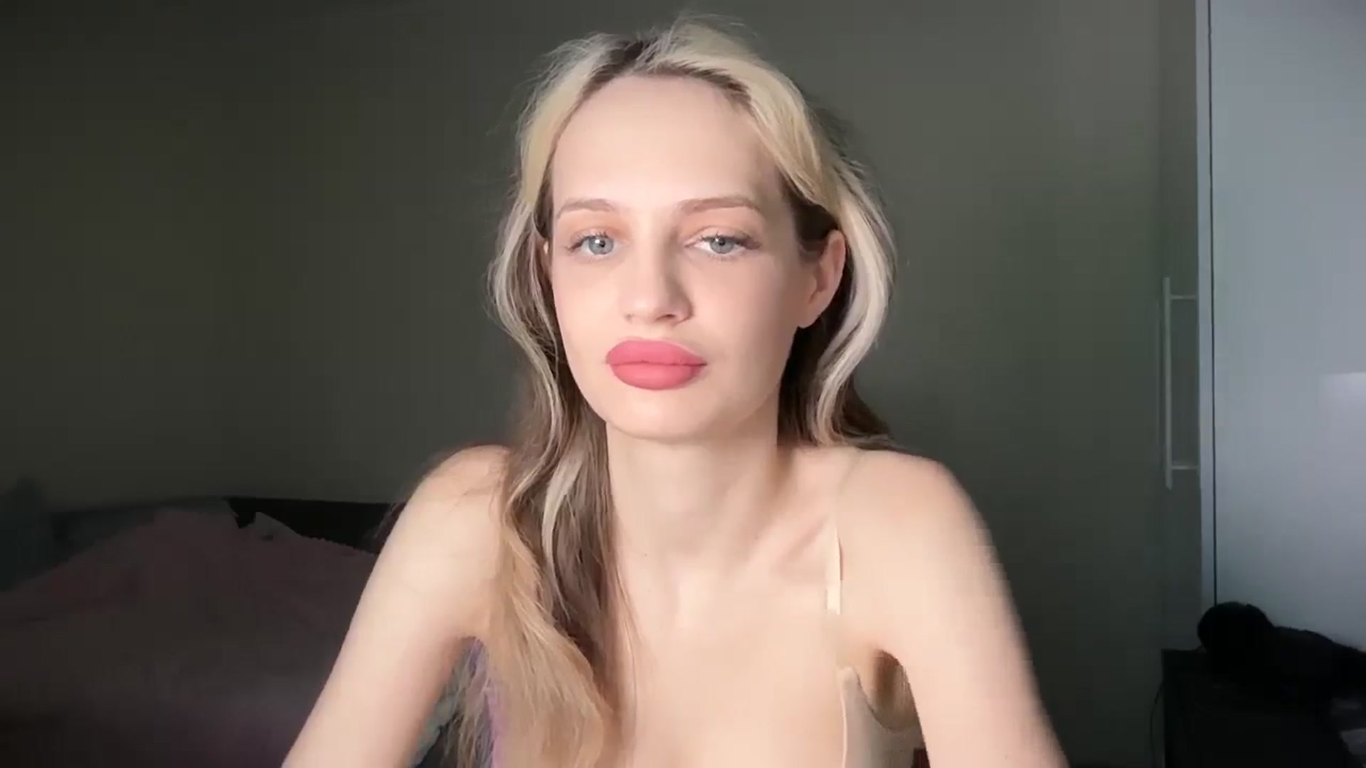 Gallery image thumbnail from Lola_vi's myfreecams stream on, 04/24/2026, 10:48 image 2 of 20