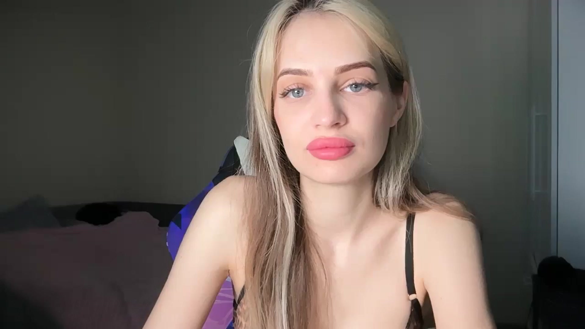 Gallery image thumbnail from Lola_vi's myfreecams stream on, 04/29/2026, 10:03 image 3 of 20