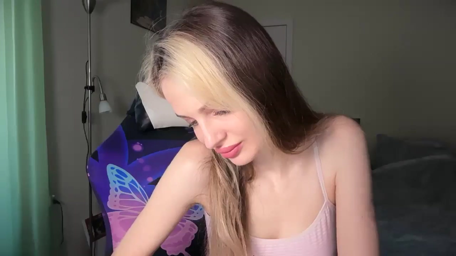 Gallery image thumbnail from Lola_vi's myfreecams stream on, 05/03/2026, 10:16 image 11 of 20