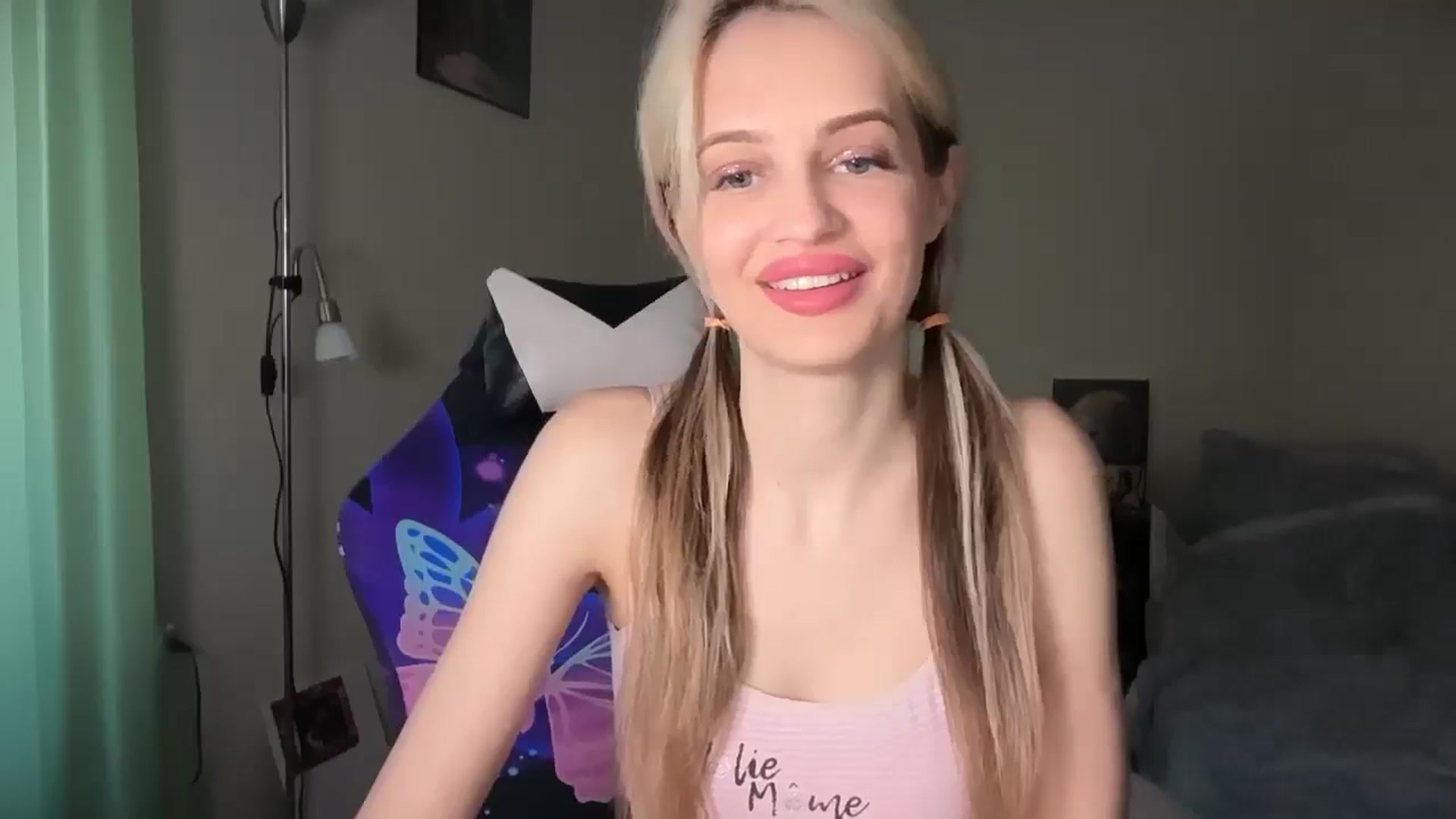 Gallery image thumbnail from Lola_vi's myfreecams stream on, 05/03/2026, 10:16 image 17 of 20