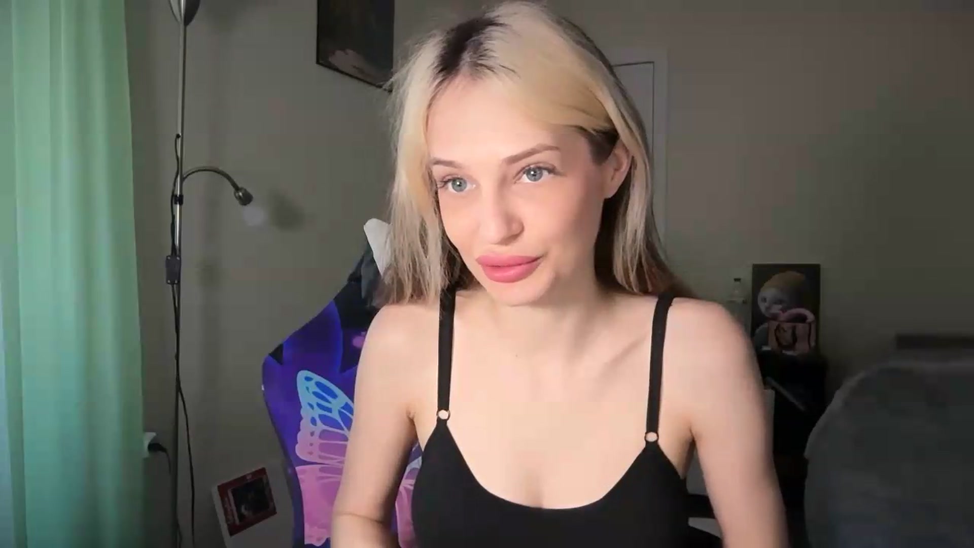 Gallery image thumbnail from Lola_vi's myfreecams stream on, 05/05/2026, 10:27 image 12 of 20