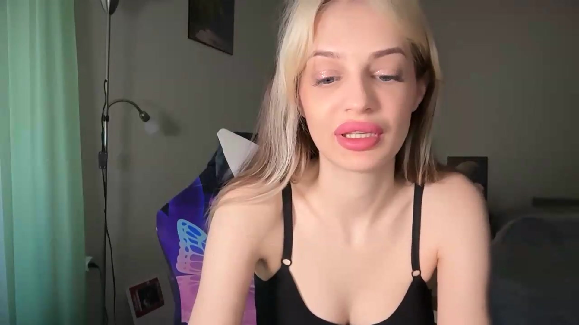 Gallery image thumbnail from Lola_vi's myfreecams stream on, 05/05/2026, 10:27 image 15 of 20