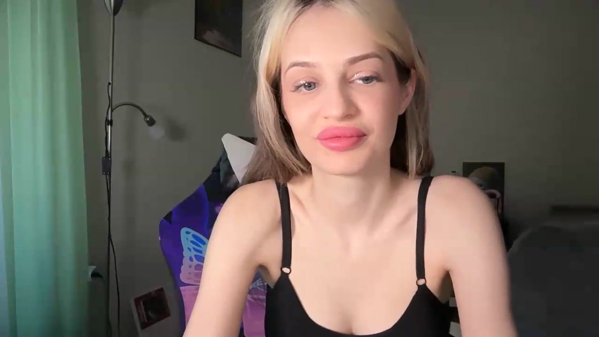 Gallery image thumbnail from Lola_vi's myfreecams stream on, 05/05/2026, 10:27 image 6 of 20