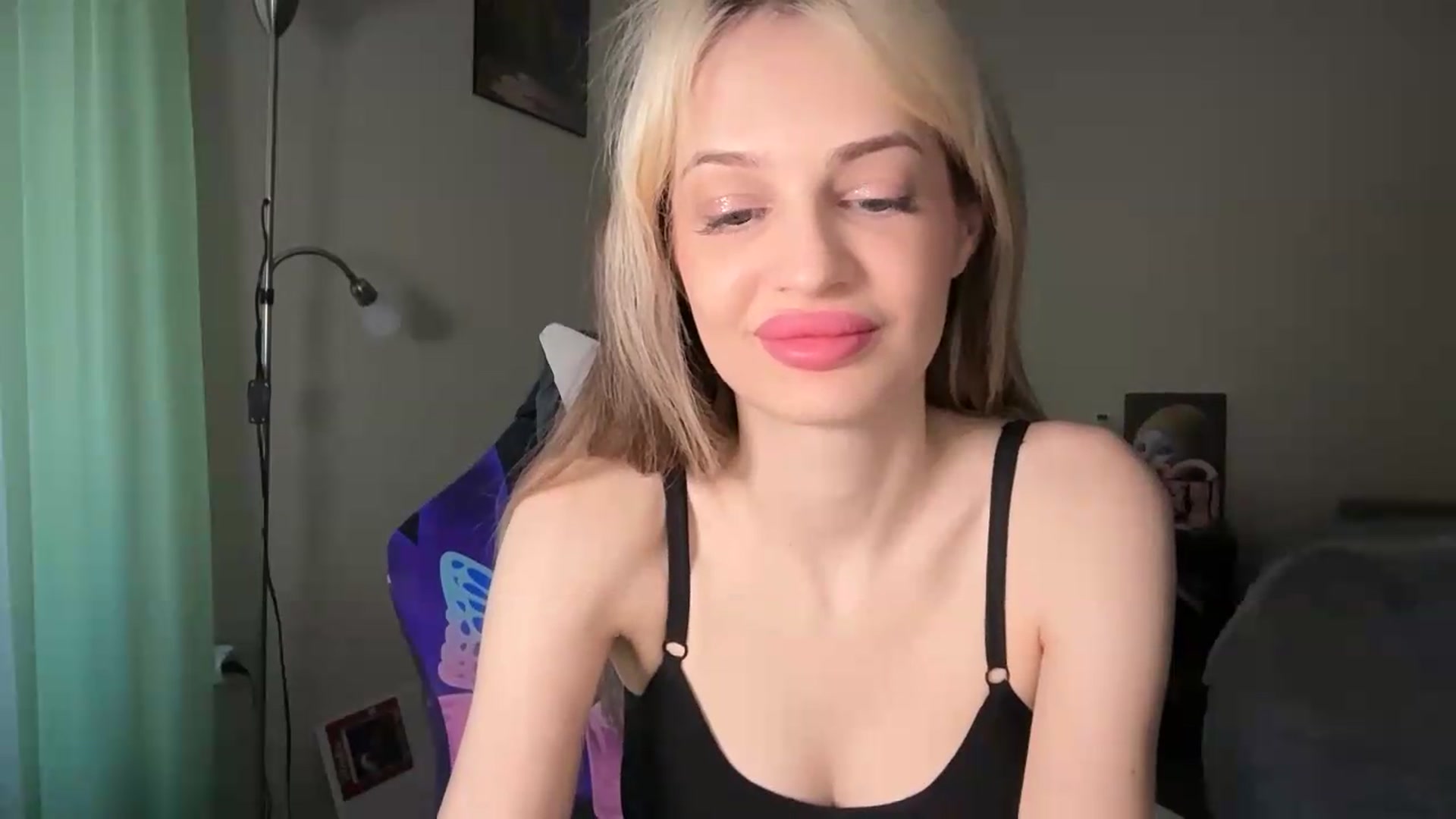 Gallery image thumbnail from Lola_vi's myfreecams stream on, 05/05/2026, 10:27 image 9 of 20
