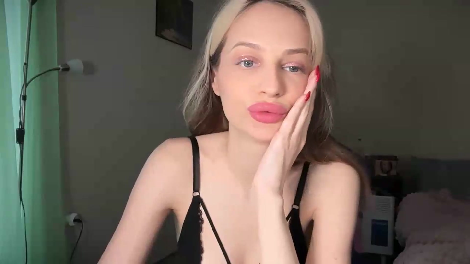 Gallery image thumbnail from Lola_vi's myfreecams stream on, 05/14/2026, 11:03 image 8 of 20
