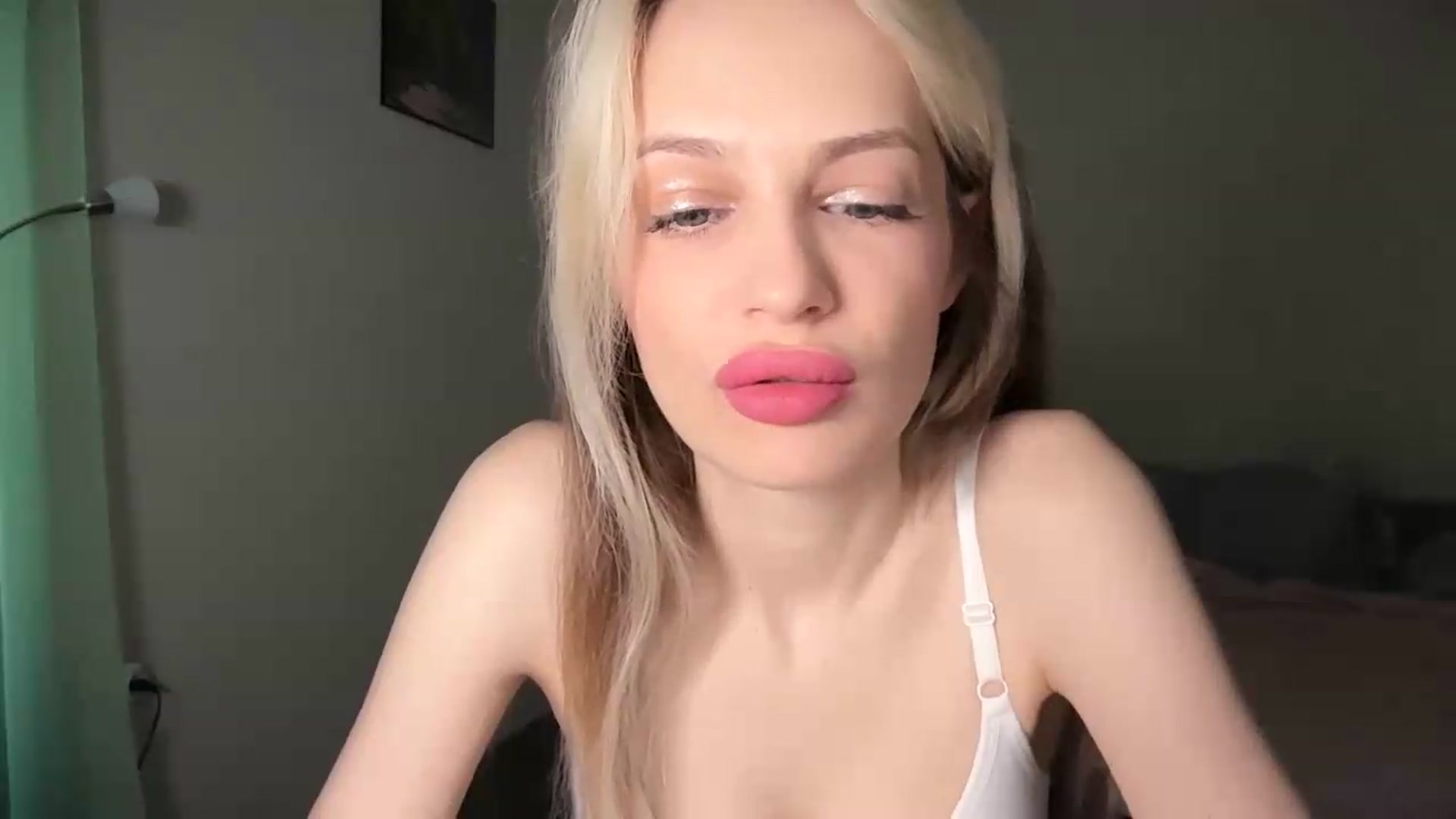 Gallery image thumbnail from Lola_vi's myfreecams stream on, 05/16/2026, 10:34 image 10 of 20