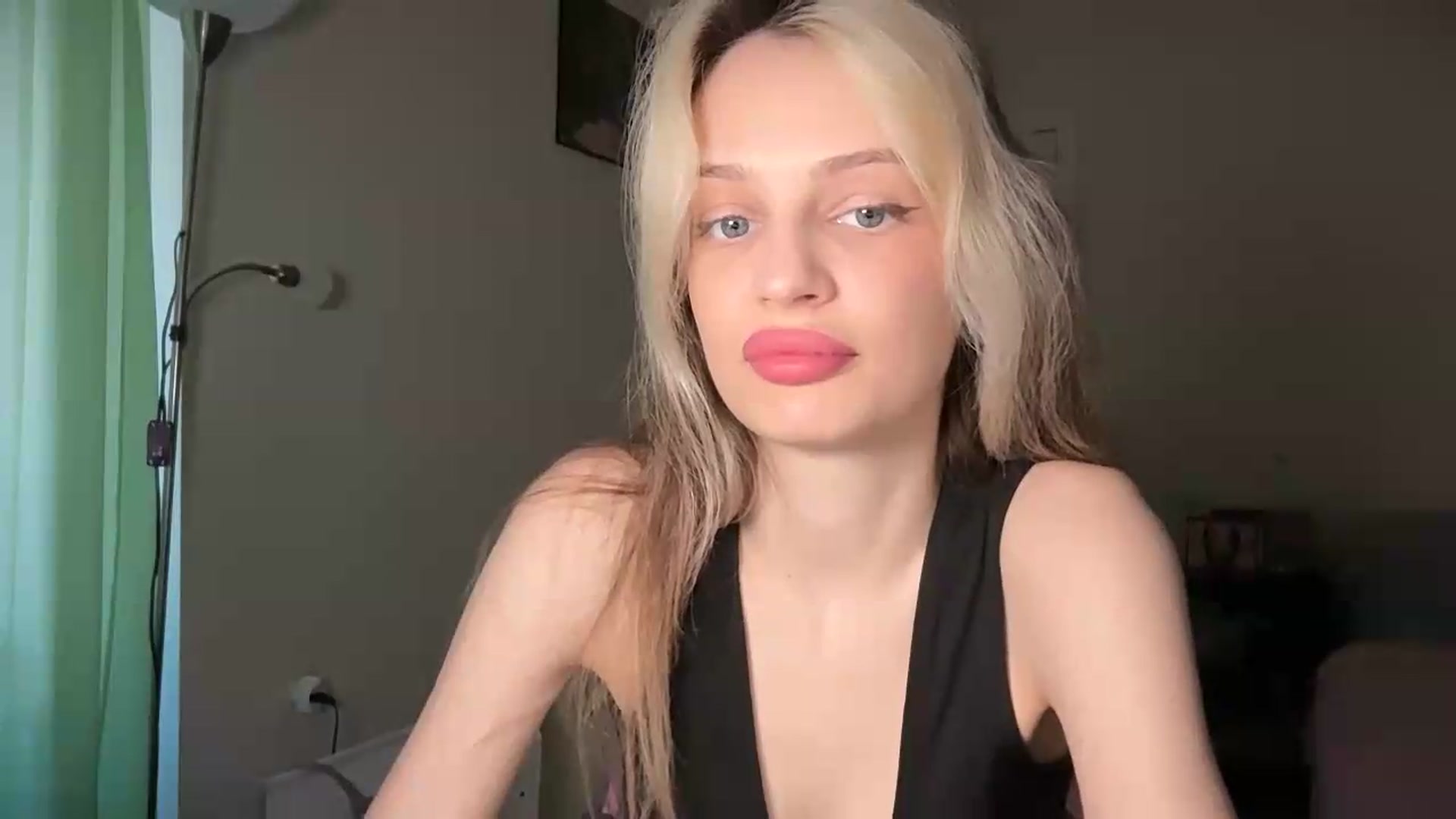 Gallery image thumbnail from Lola_vi's myfreecams stream on, 05/23/2026, 10:27 image 19 of 20