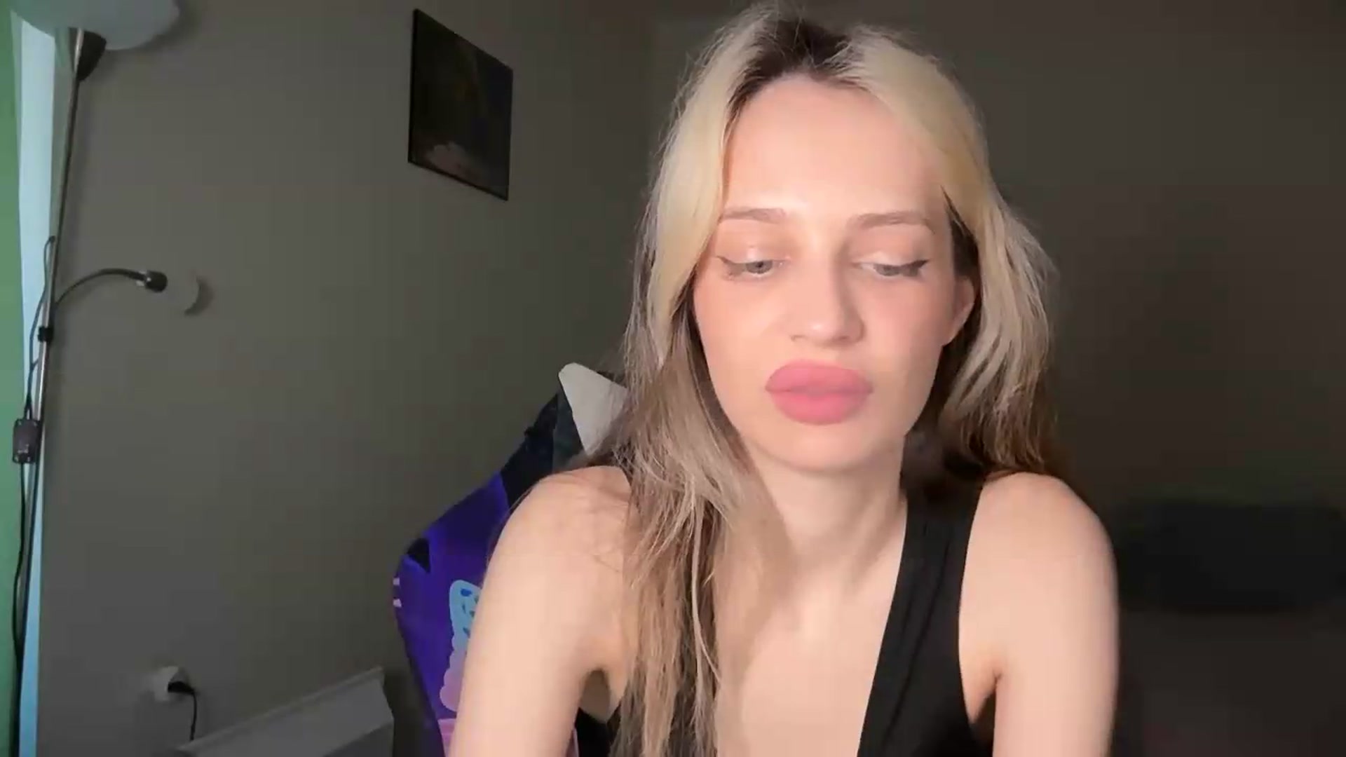 Gallery image thumbnail from Lola_vi's myfreecams stream on, 05/23/2026, 10:27 image 14 of 20