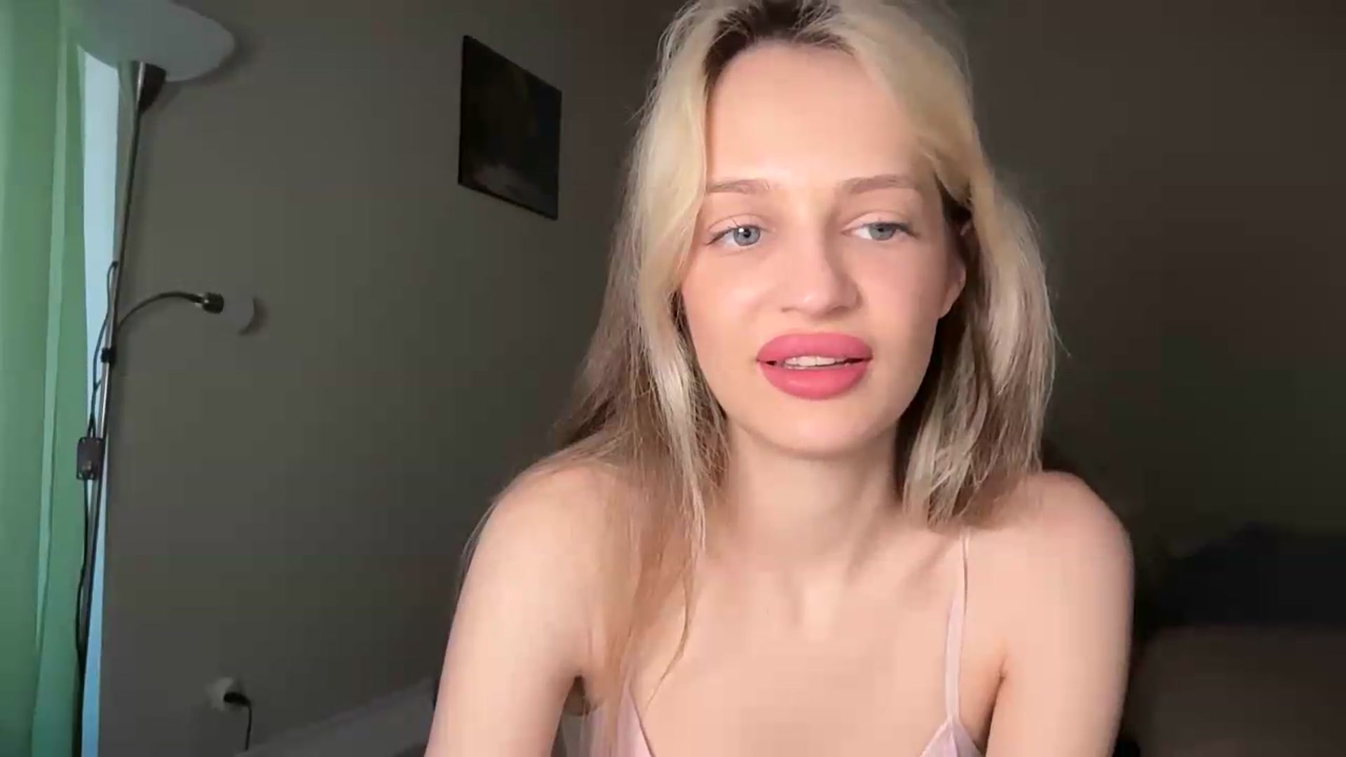 Gallery image thumbnail from Lola_vi's myfreecams stream on, 05/24/2026, 10:29 image 19 of 20