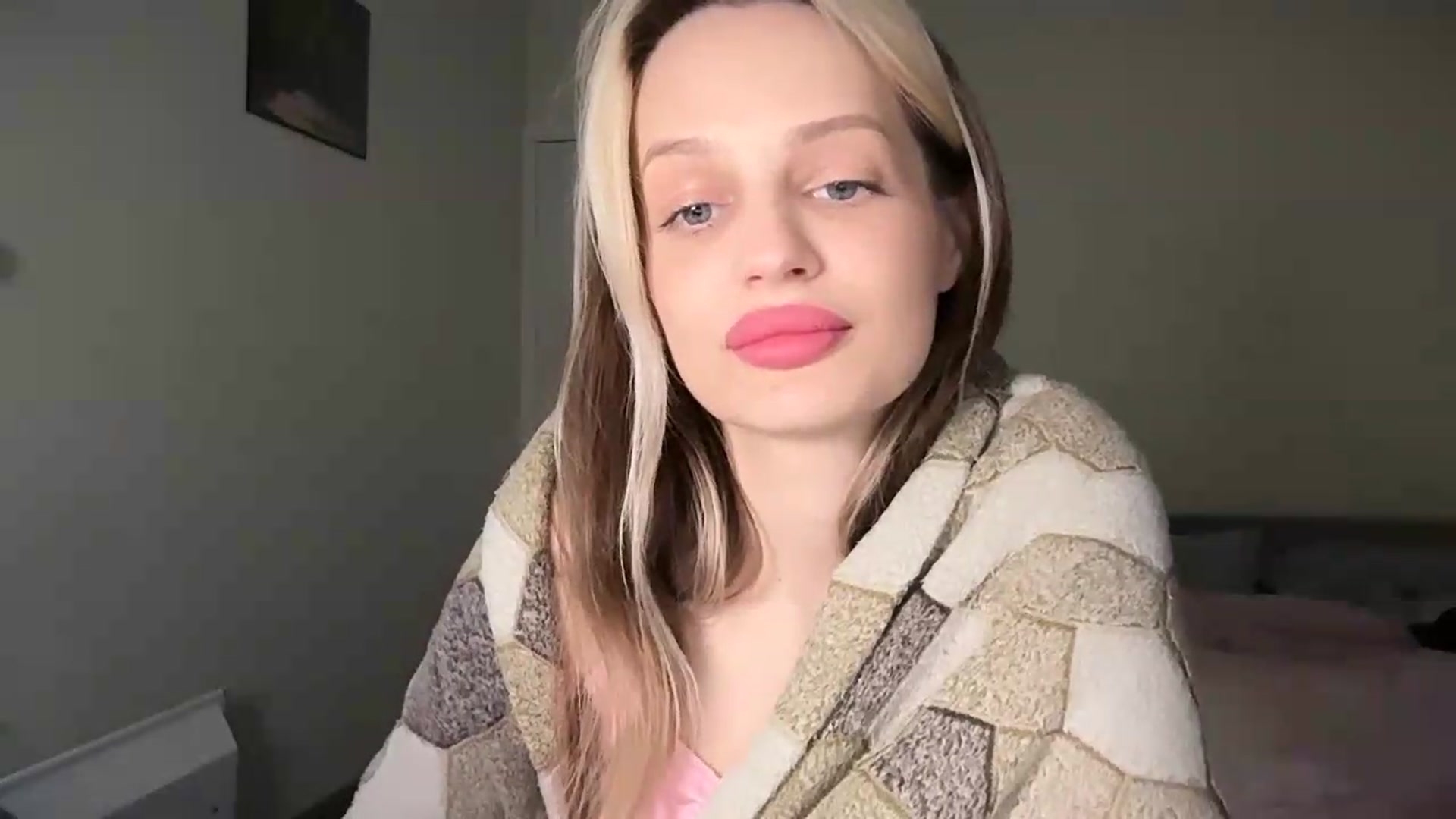 Gallery image thumbnail from Lola_vi's myfreecams stream on, 05/29/2026, 09:29 image 8 of 20