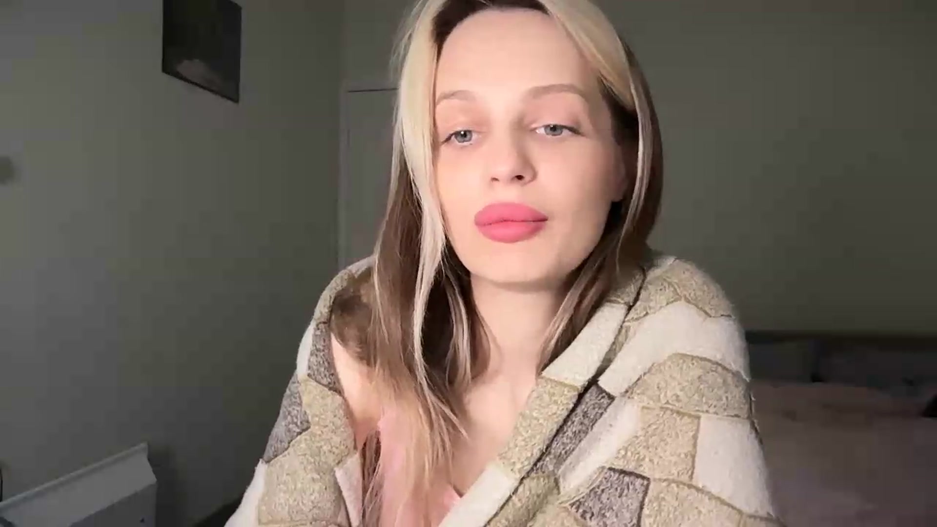 Gallery image thumbnail from Lola_vi's myfreecams stream on, 05/29/2026, 09:29 image 16 of 20