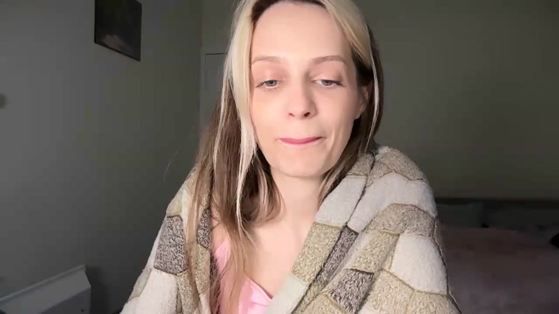 Gallery image thumbnail from Lola_vi's myfreecams stream on, 05/29/2026, 09:29 image 5 of 20