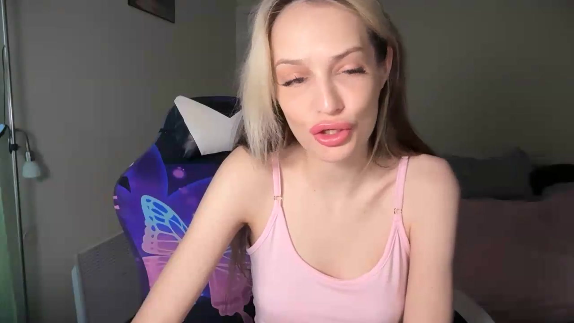 Gallery image thumbnail from Lola_vi's myfreecams stream on, 06/09/2026, 10:31 image 13 of 20