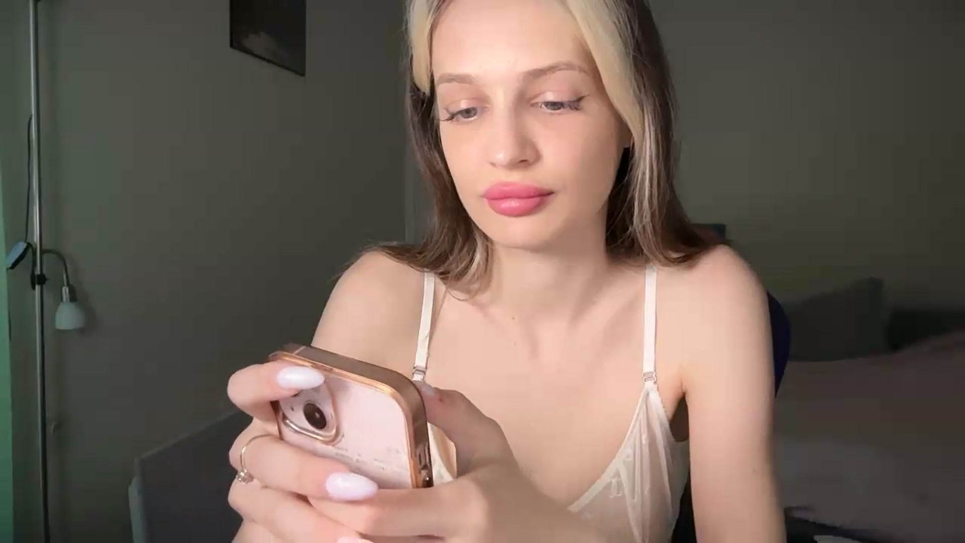 Gallery image thumbnail from Lola_vi's myfreecams stream on, 06/21/2026, 11:51 image 13 of 20
